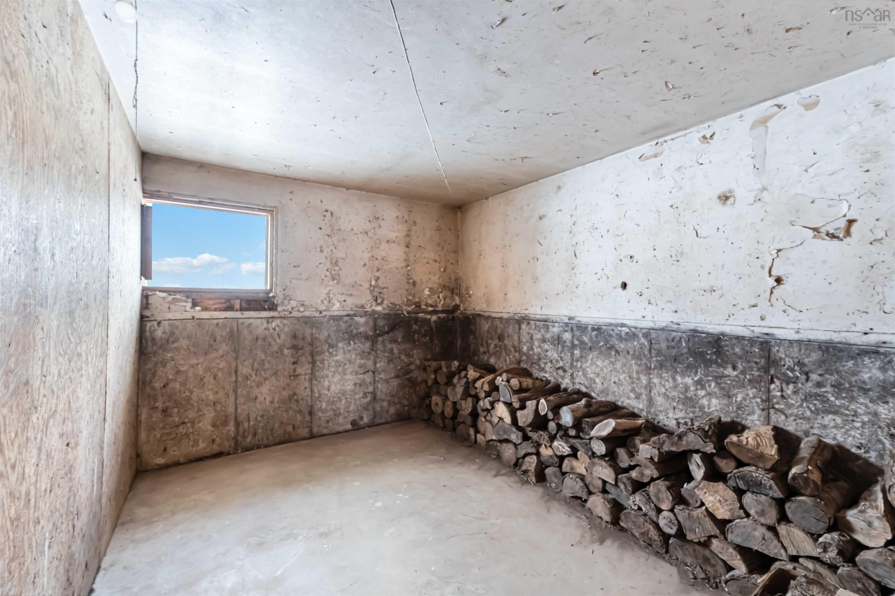 $599,900.00: 2849 Highway 215, Centre Burlington