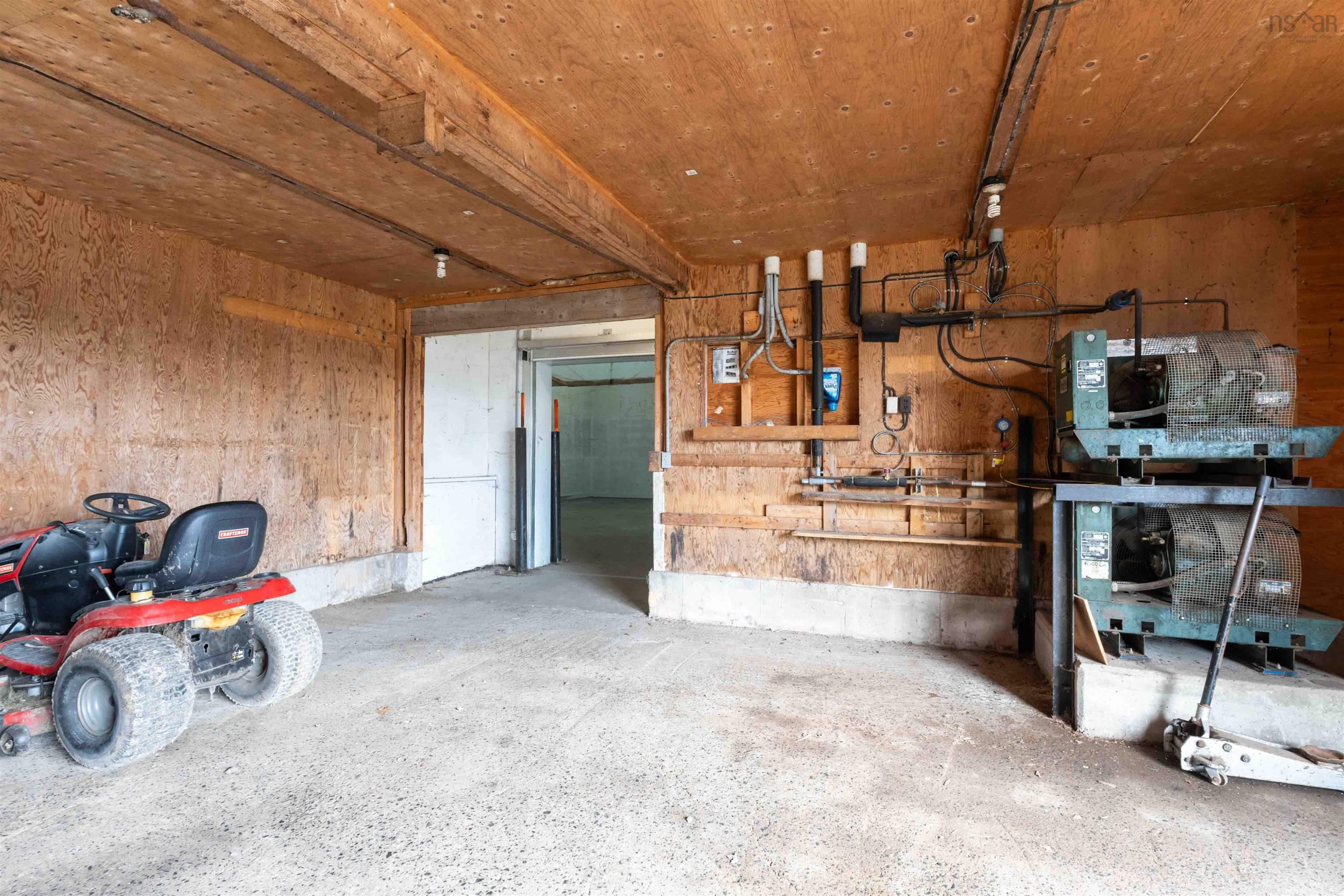 $599,900.00: 2849 Highway 215, Centre Burlington