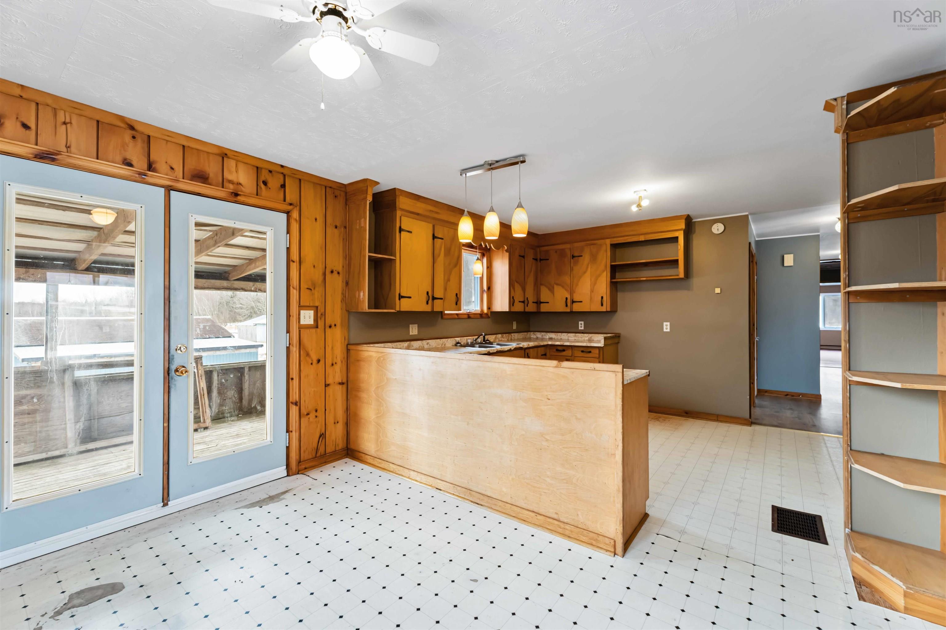 $599,900.00: 2849 Highway 215, Centre Burlington