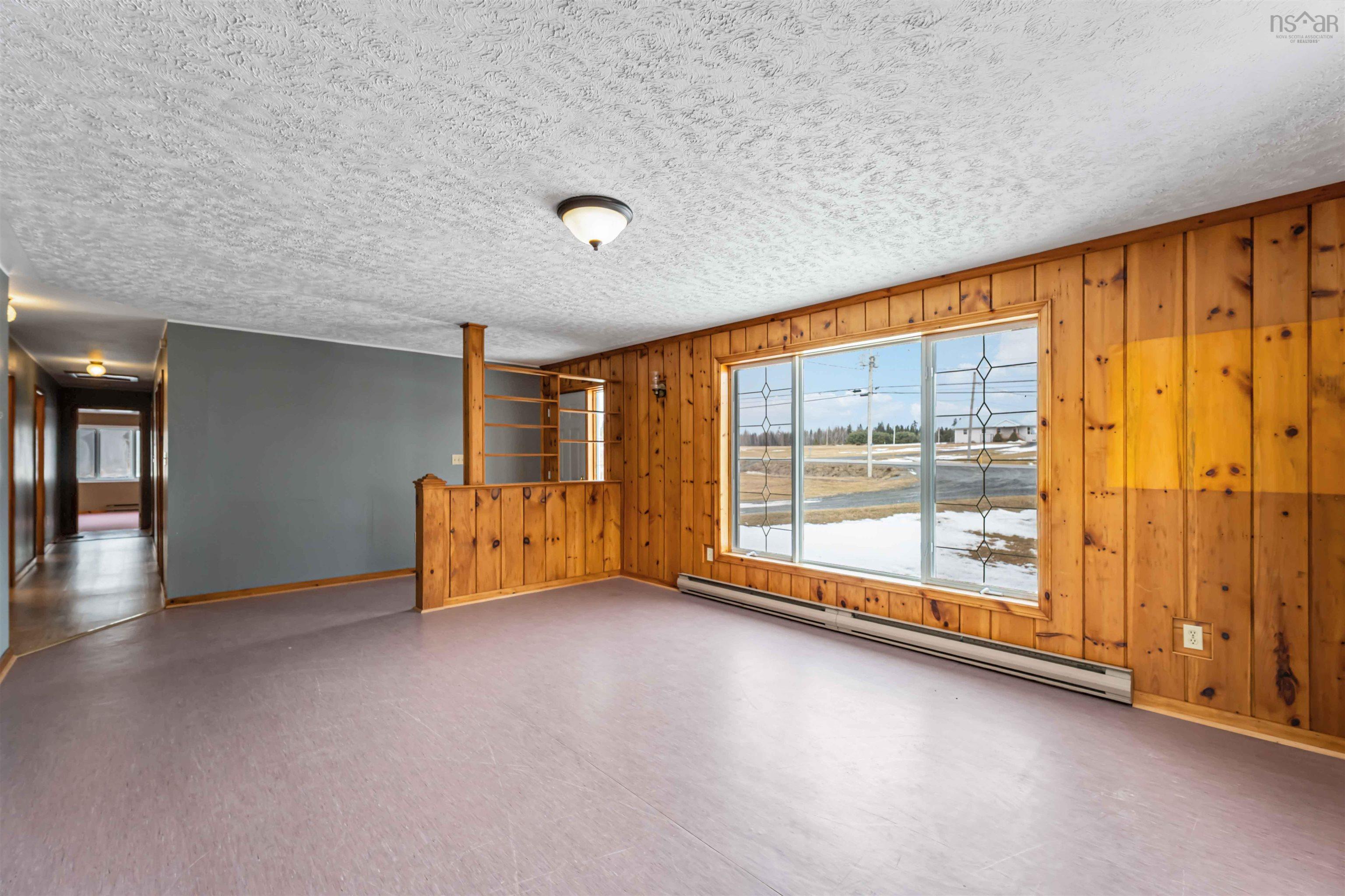 $599,900.00: 2849 Highway 215, Centre Burlington