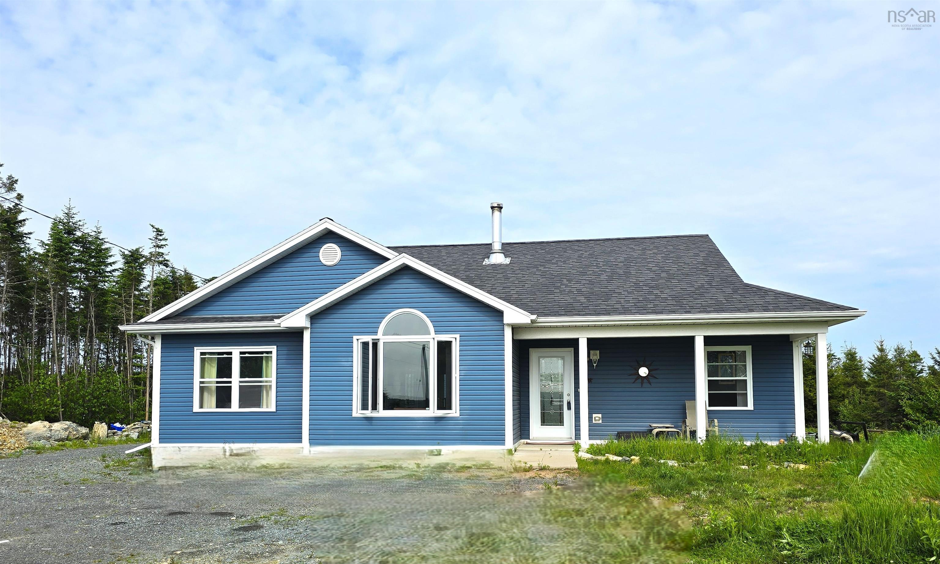$595,000.00: 281 Heselton Drive, Ostrea Lake