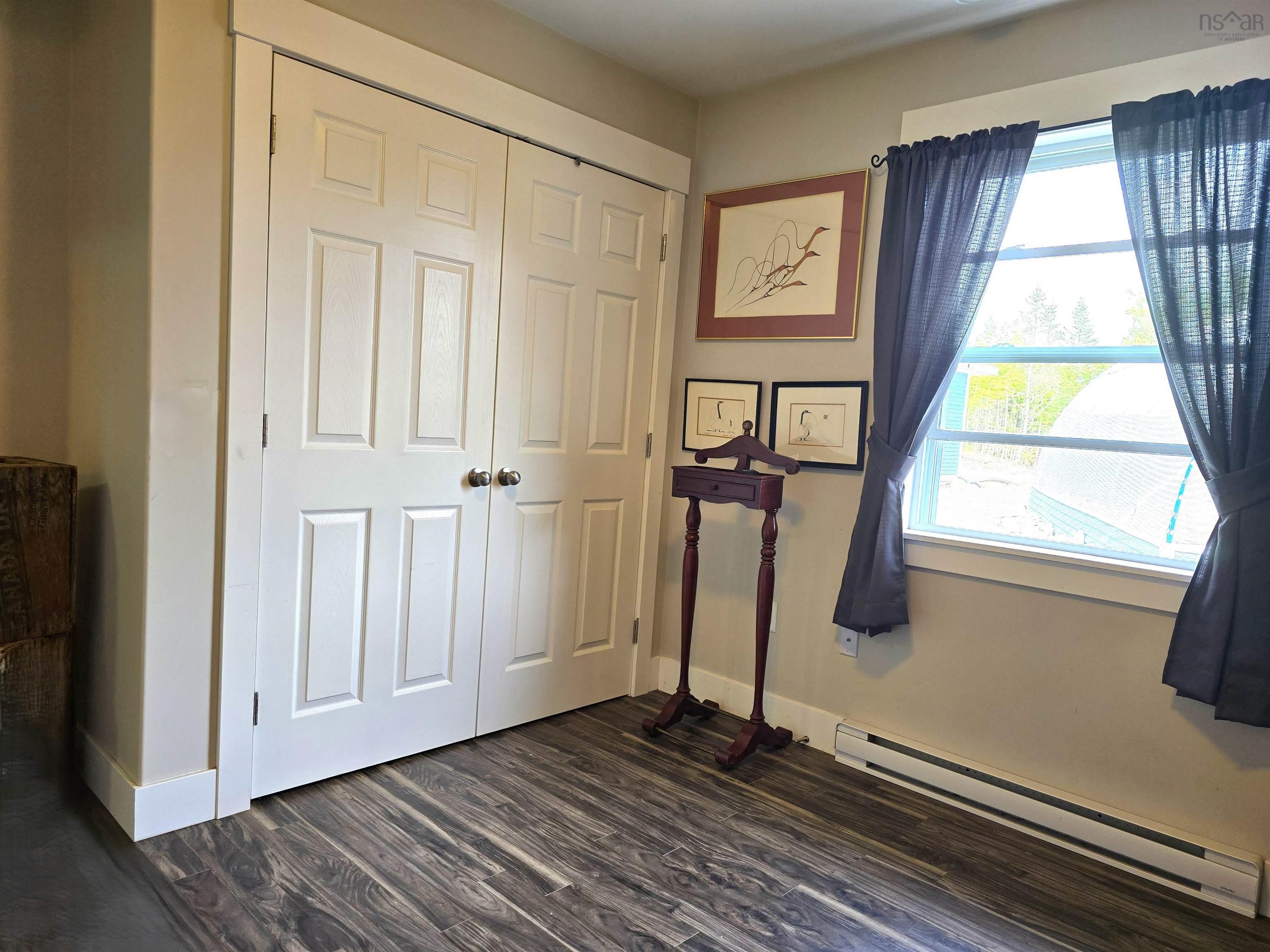 $595,000.00: 281 Heselton Drive, Ostrea Lake
