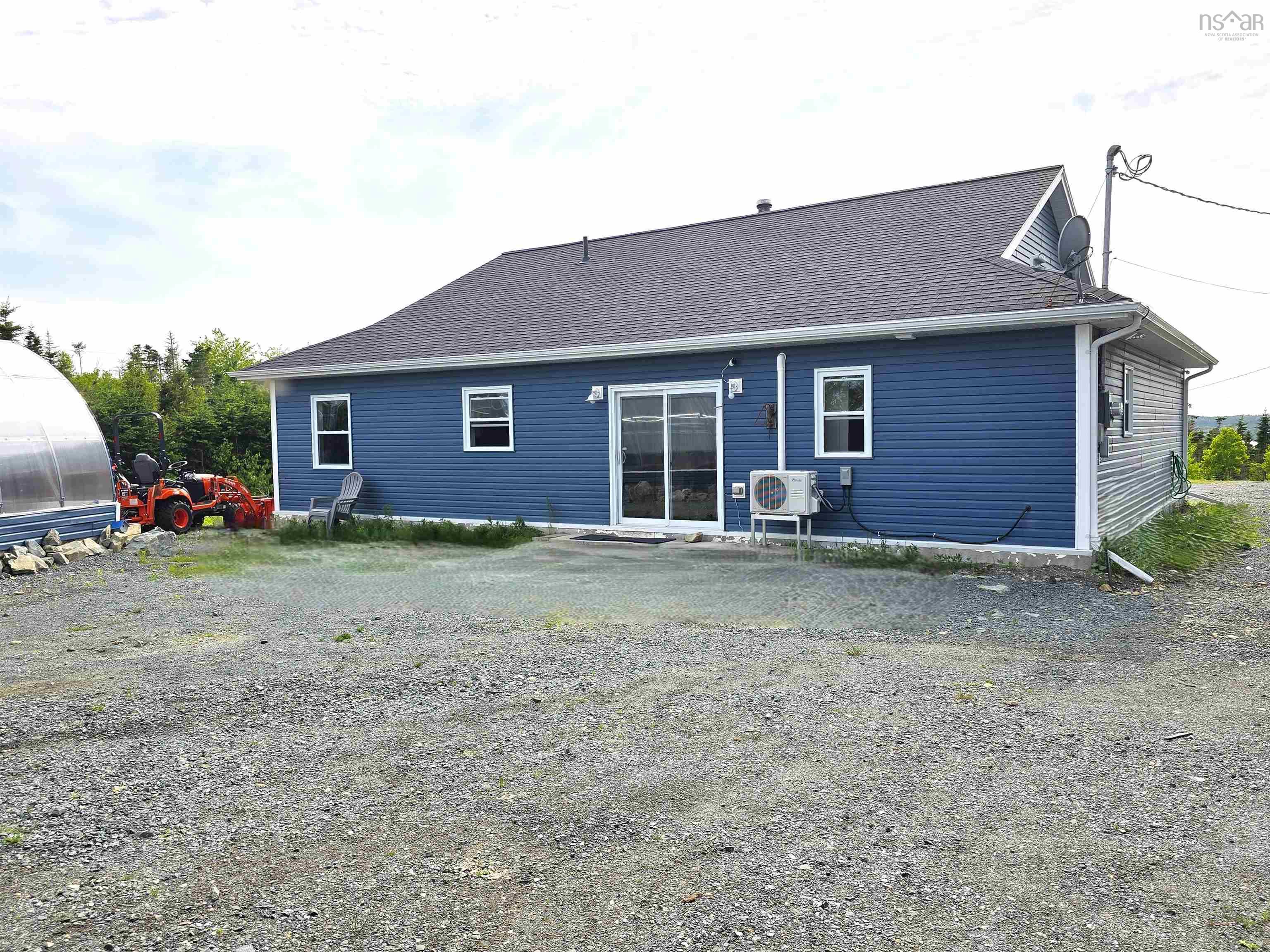 $595,000.00: 281 Heselton Drive, Ostrea Lake