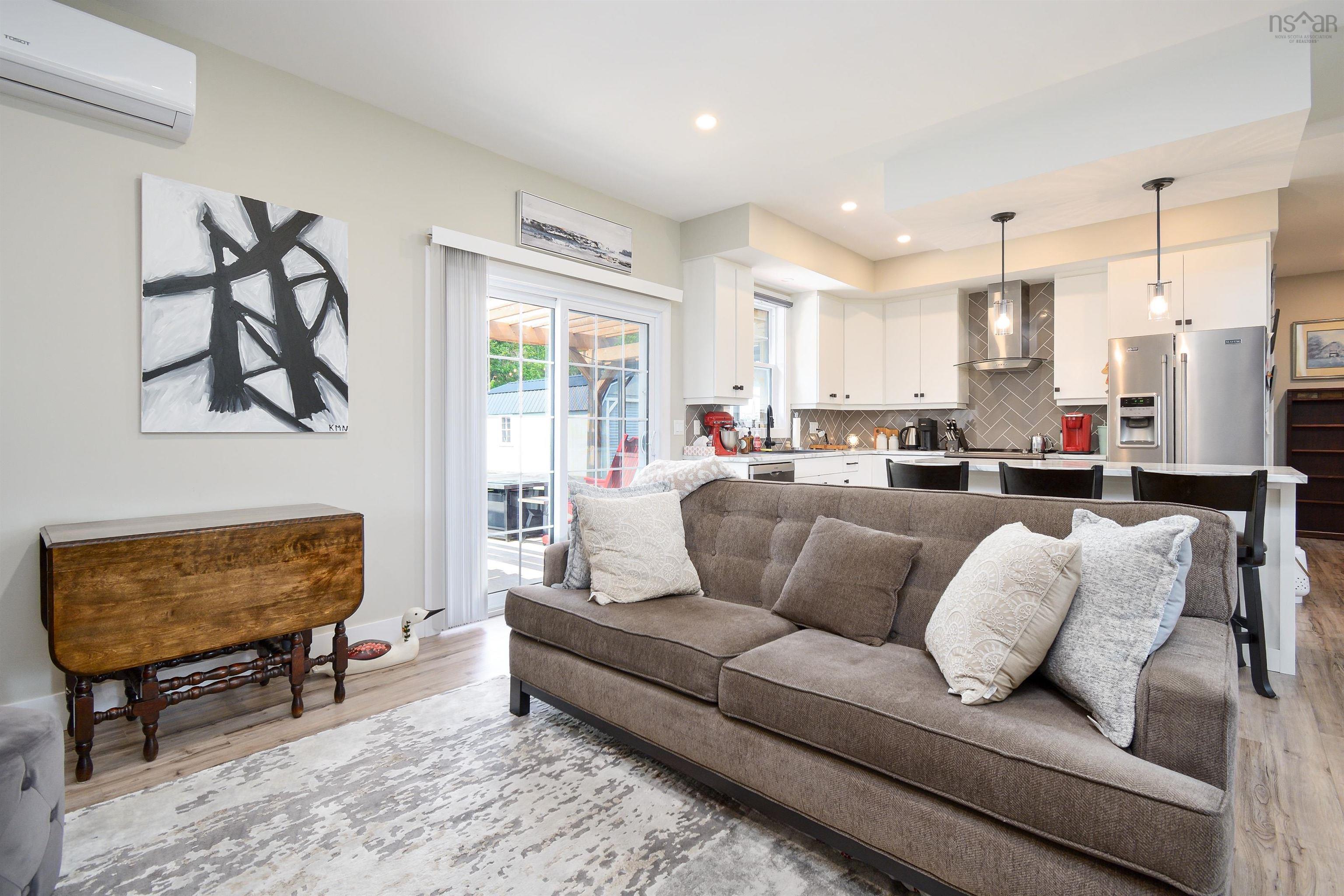 $519,999.00: 243 Braemar Drive, Westmount