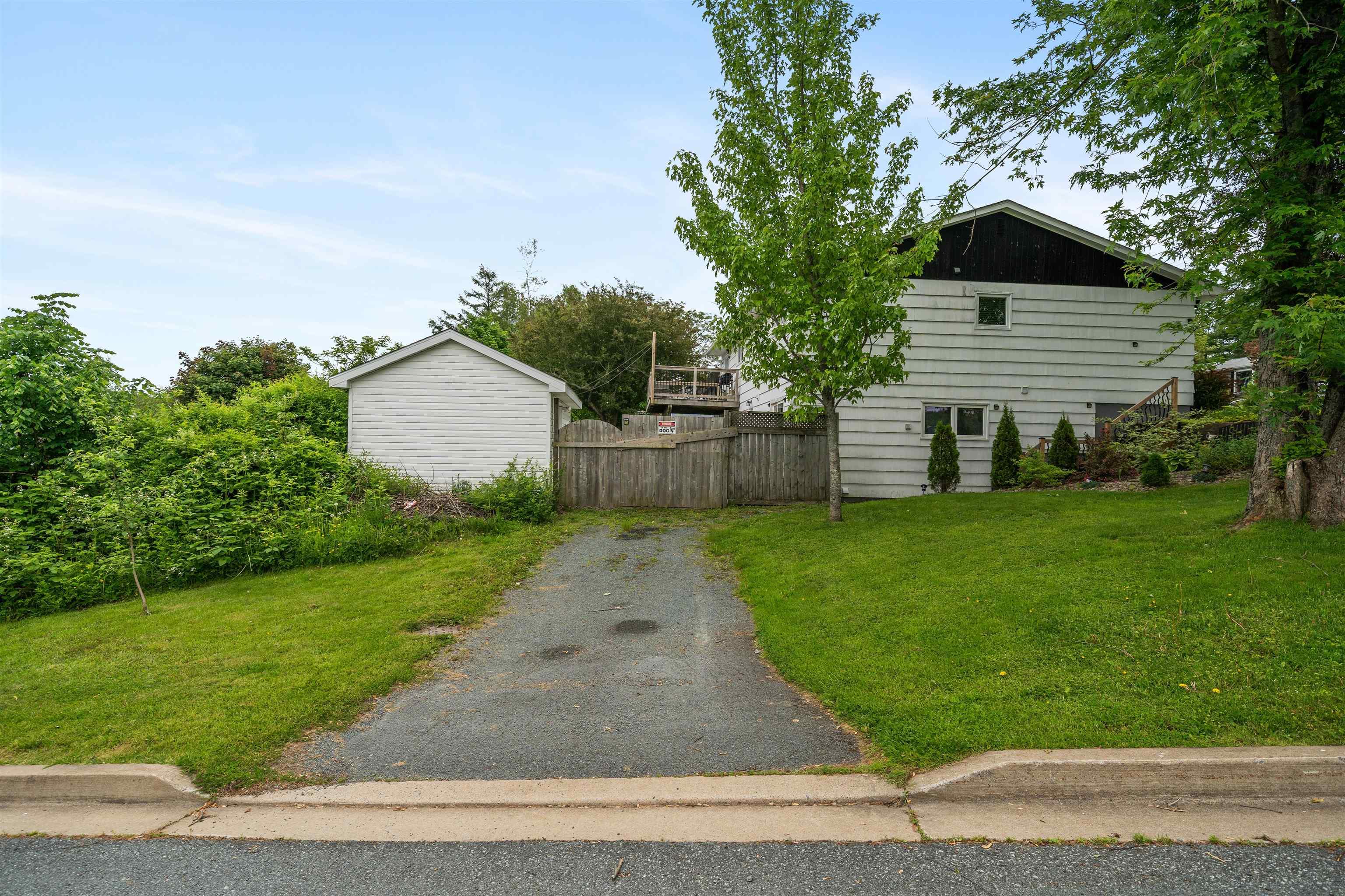 $459,900.00: 31 Ridge Avenue, Lower Sackville