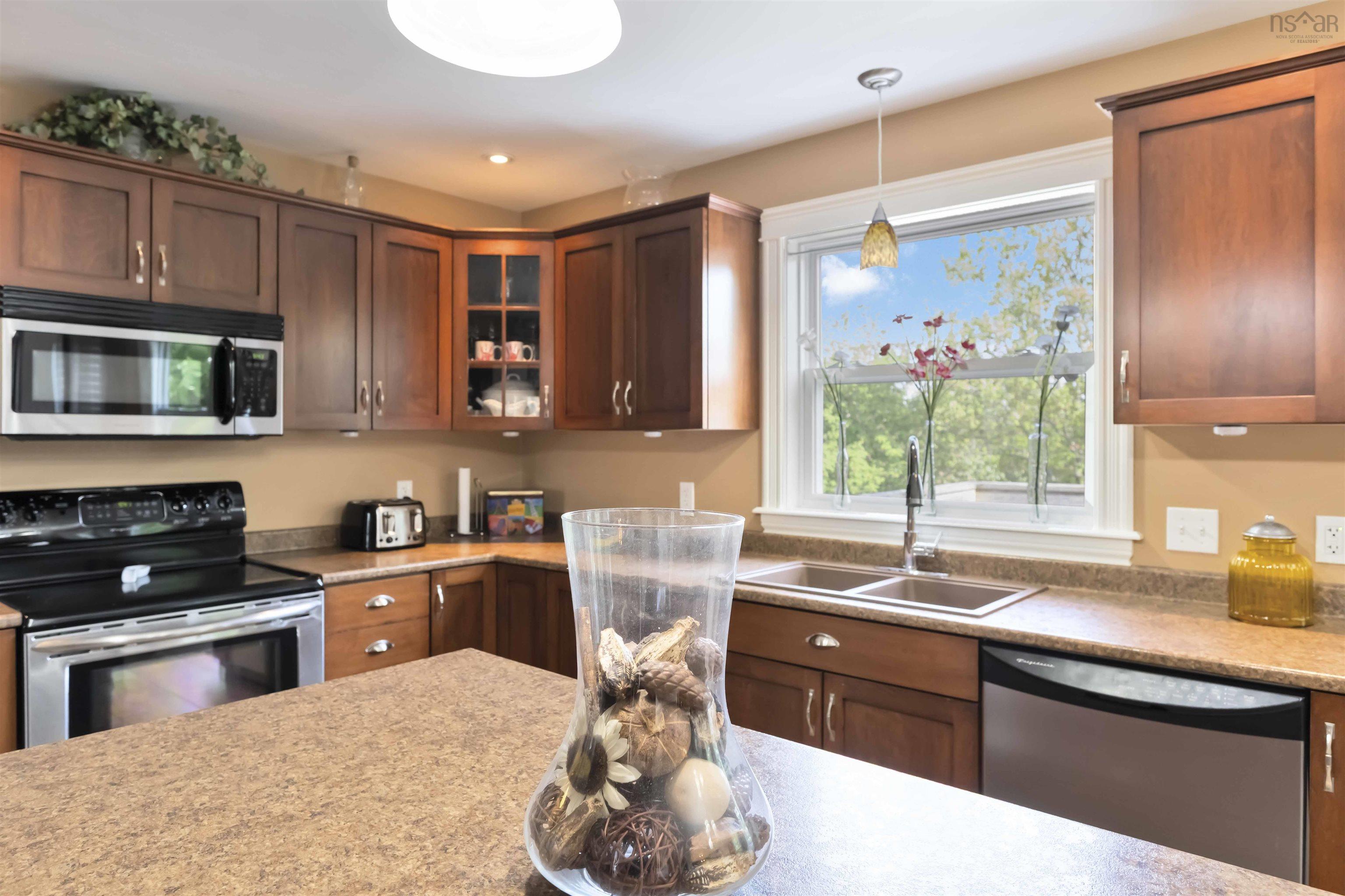 $639,777.00: 2 Golden Eagle Drive, North Kentville