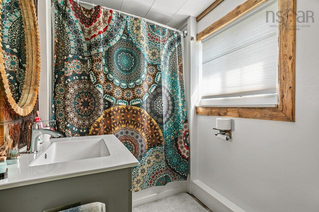 $450,000.00: 129 Crandall Road, Martins Point