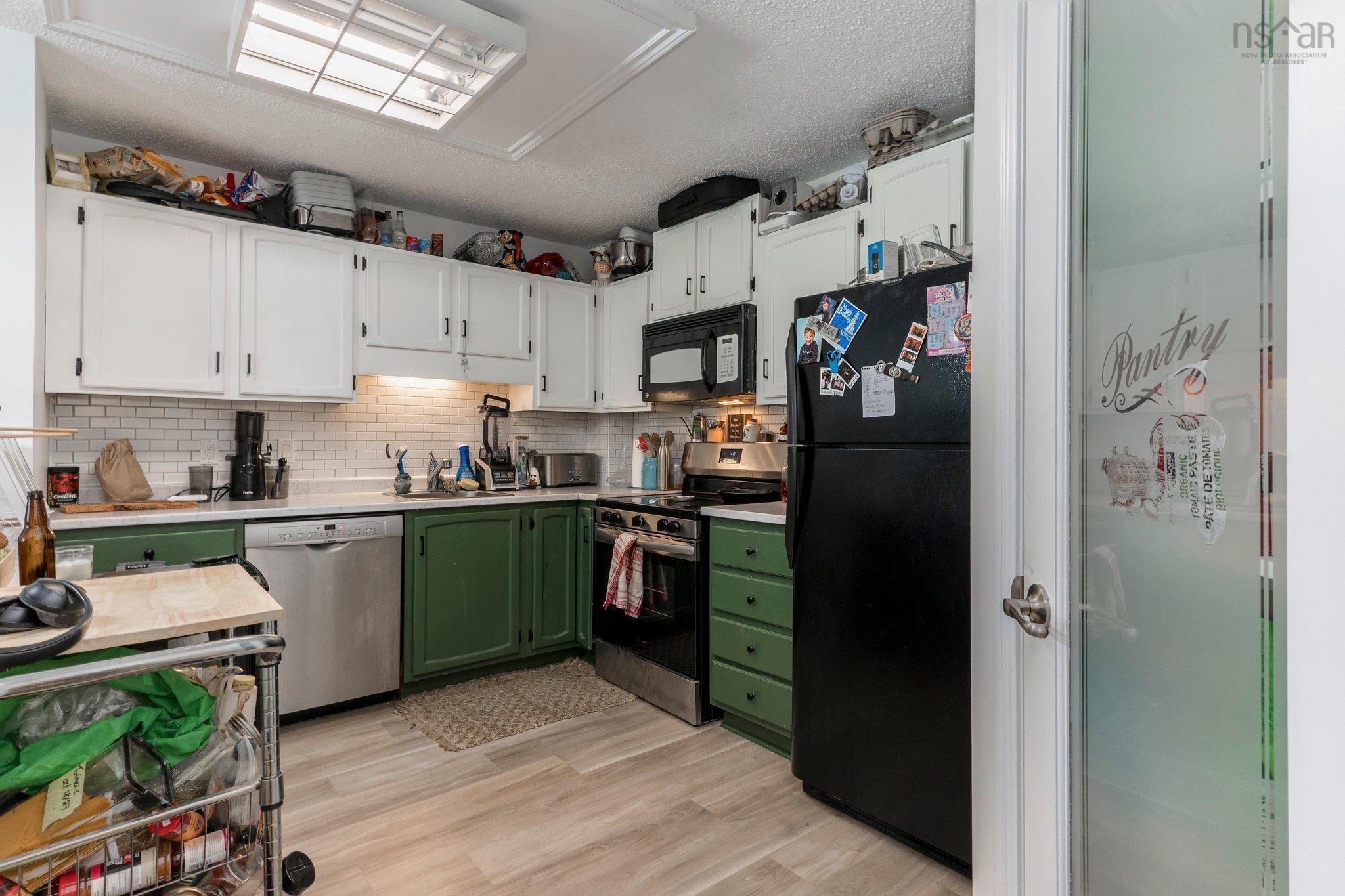 $350,000.00: 5 73 Collins Grove, Dartmouth