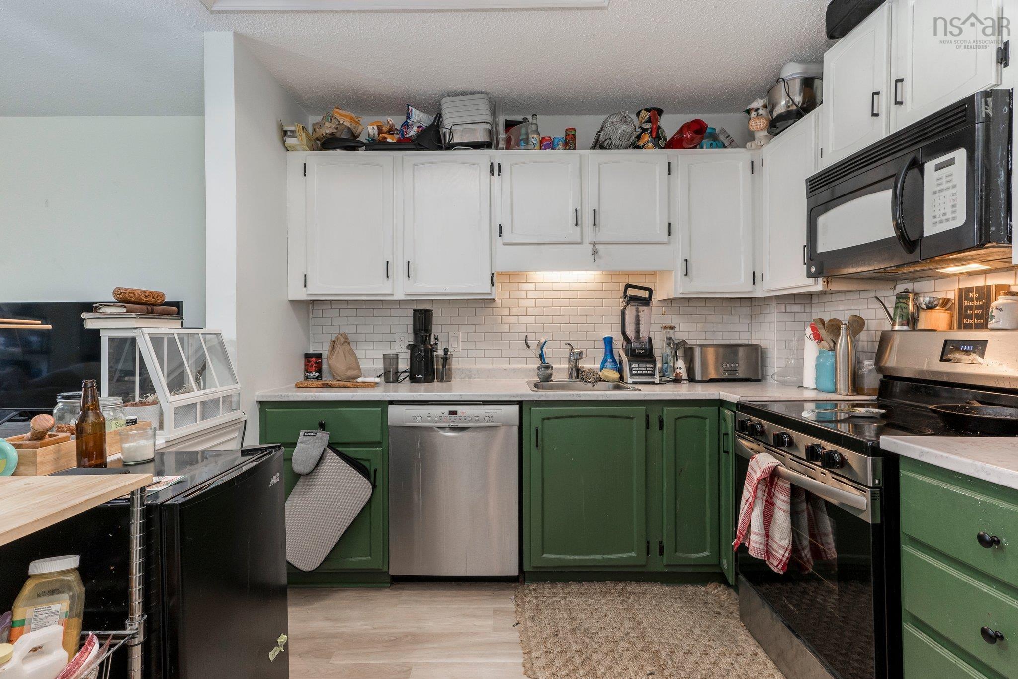 $350,000.00: 5 73 Collins Grove, Dartmouth