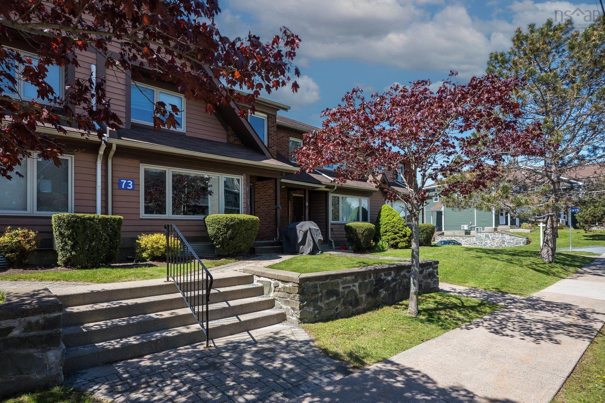$350,000.00: 5 73 Collins Grove, Dartmouth