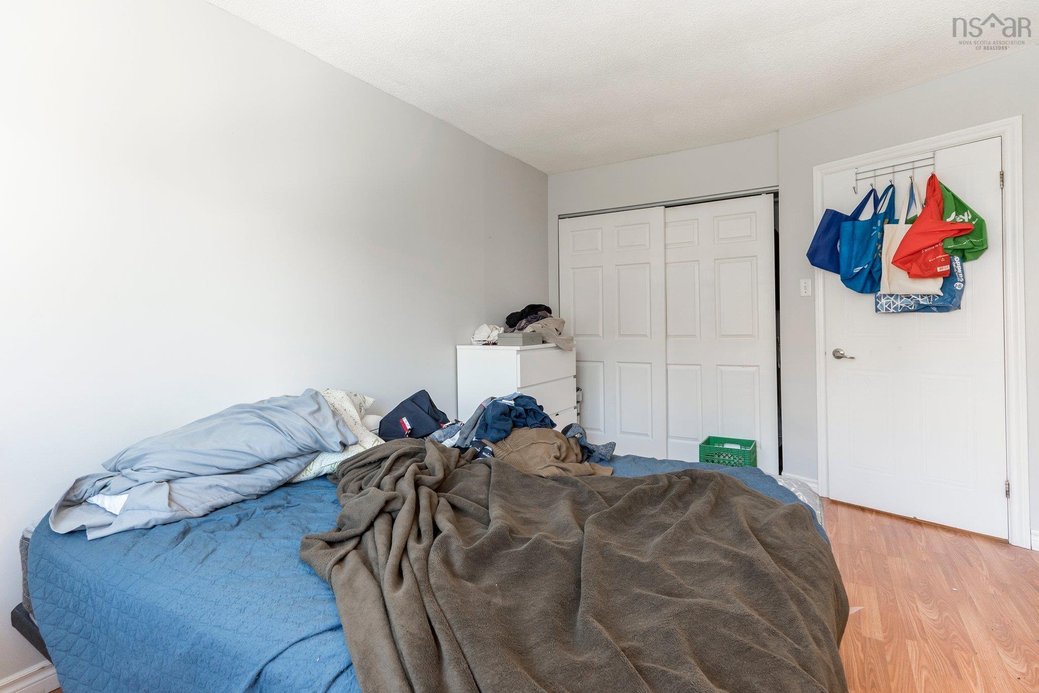 $350,000.00: 5 73 Collins Grove, Dartmouth