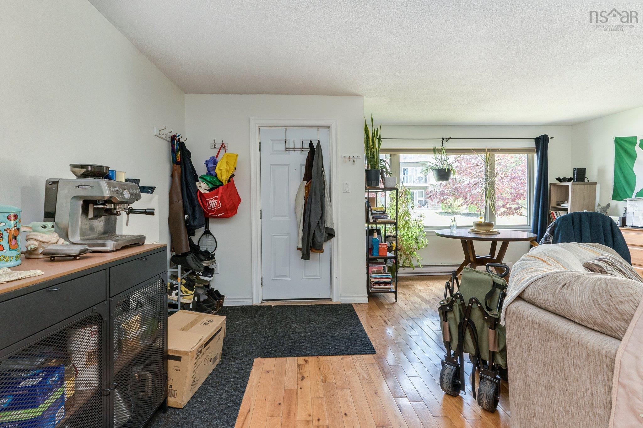 $350,000.00: 5 73 Collins Grove, Dartmouth