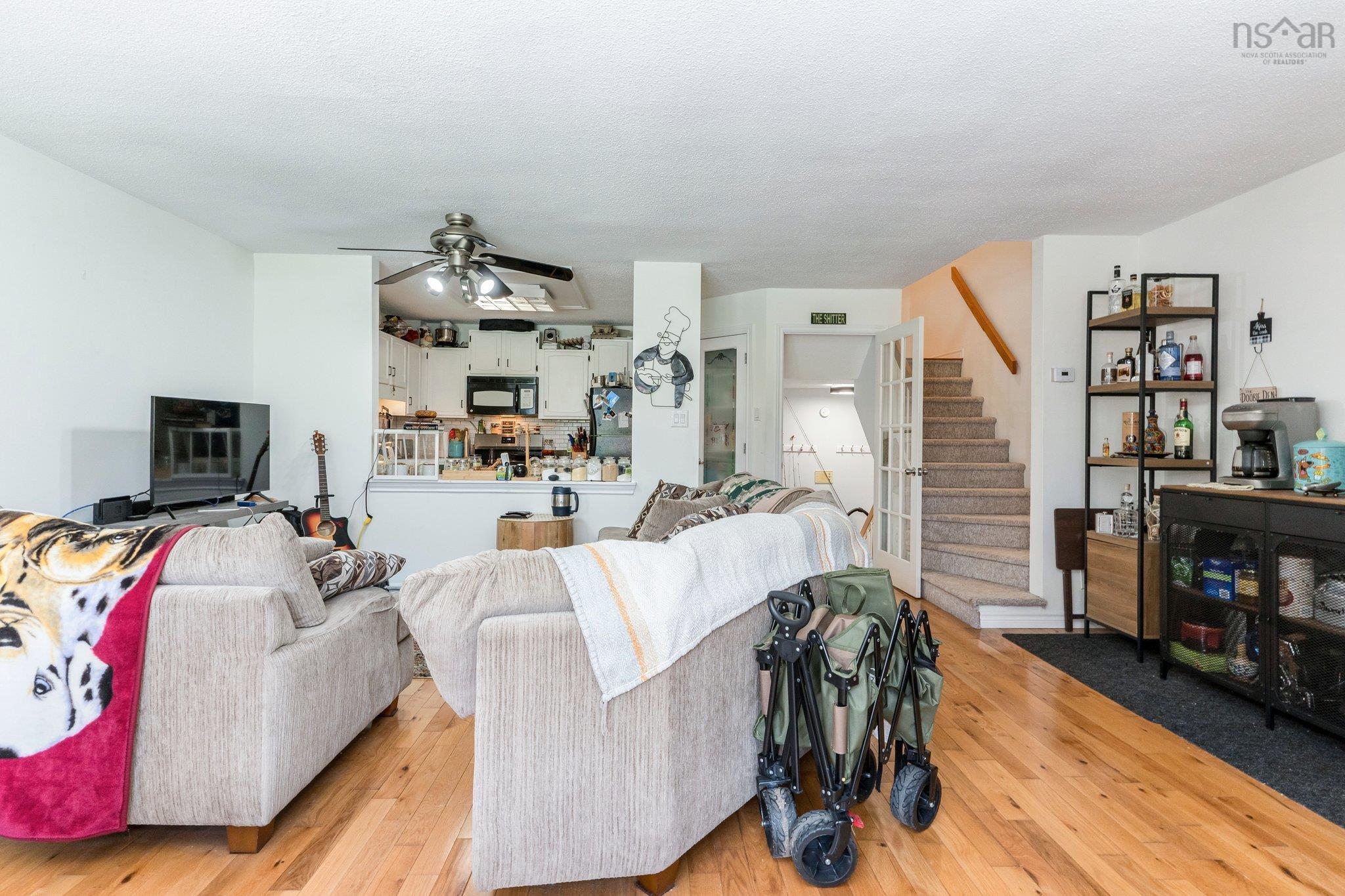 $350,000.00: 5 73 Collins Grove, Dartmouth