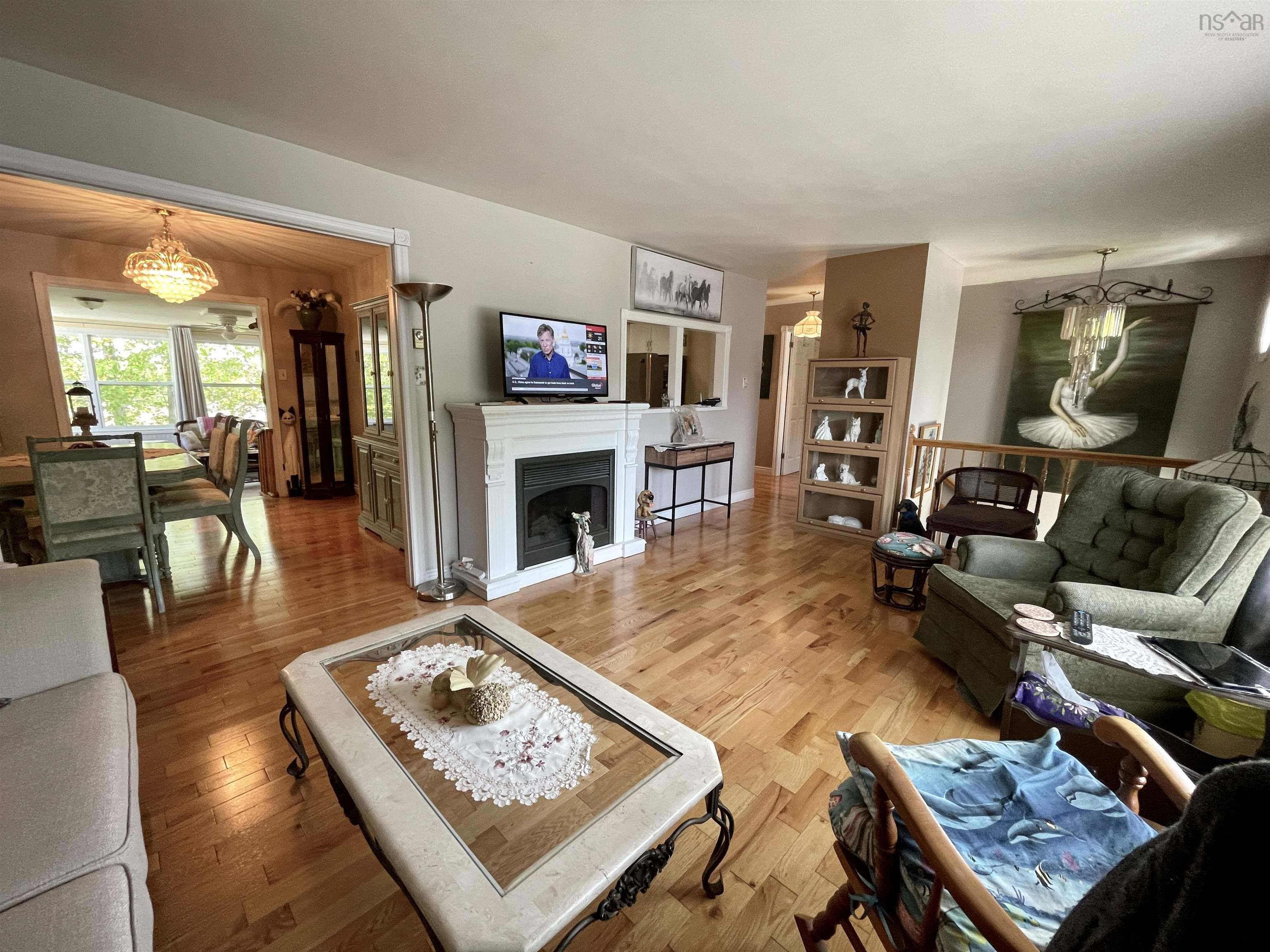 $699,900.00: 61 PORTLAND ESTATES BLVD WEST, Dartmouth