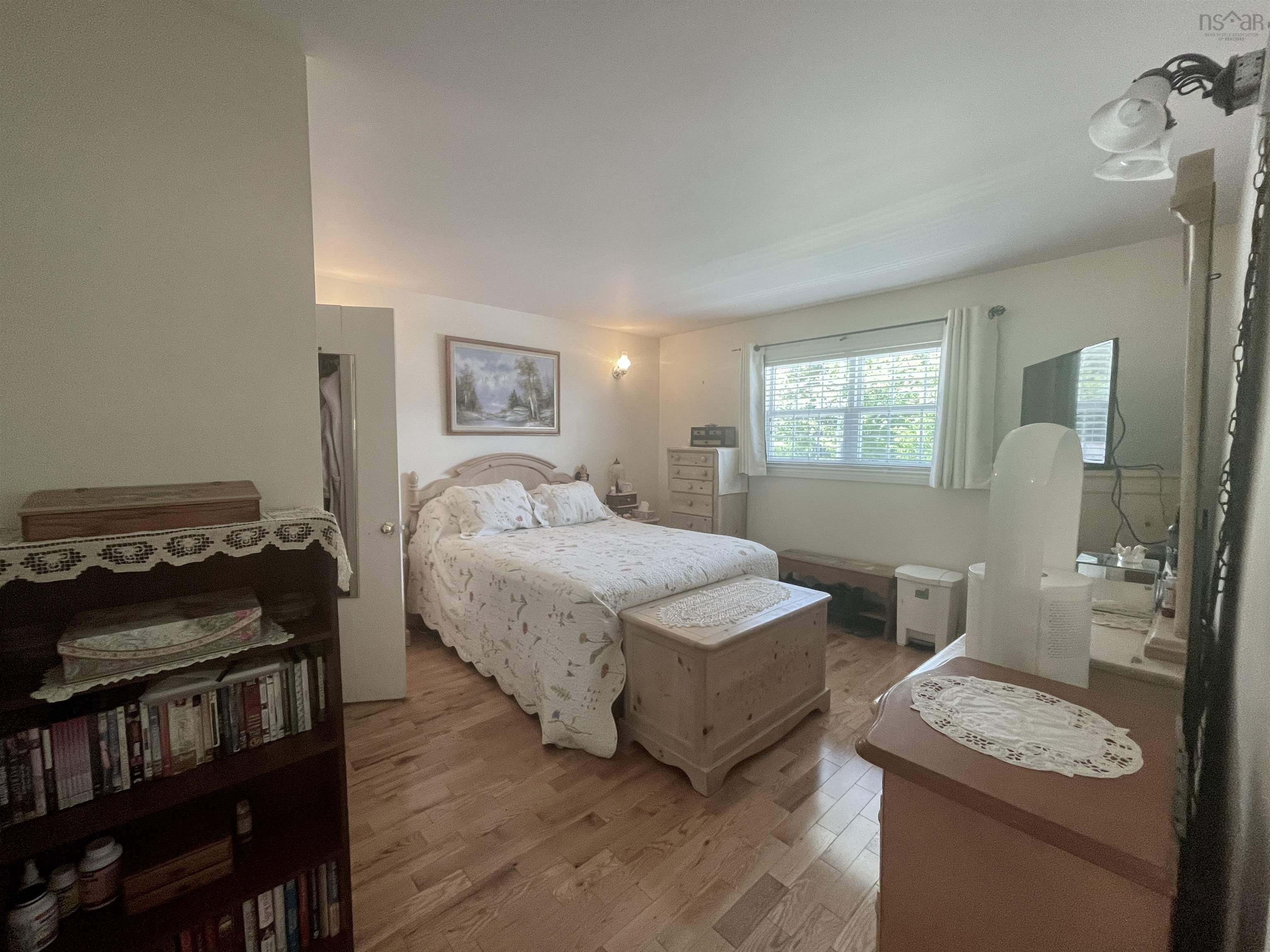 $699,900.00: 61 PORTLAND ESTATES BLVD WEST, Dartmouth
