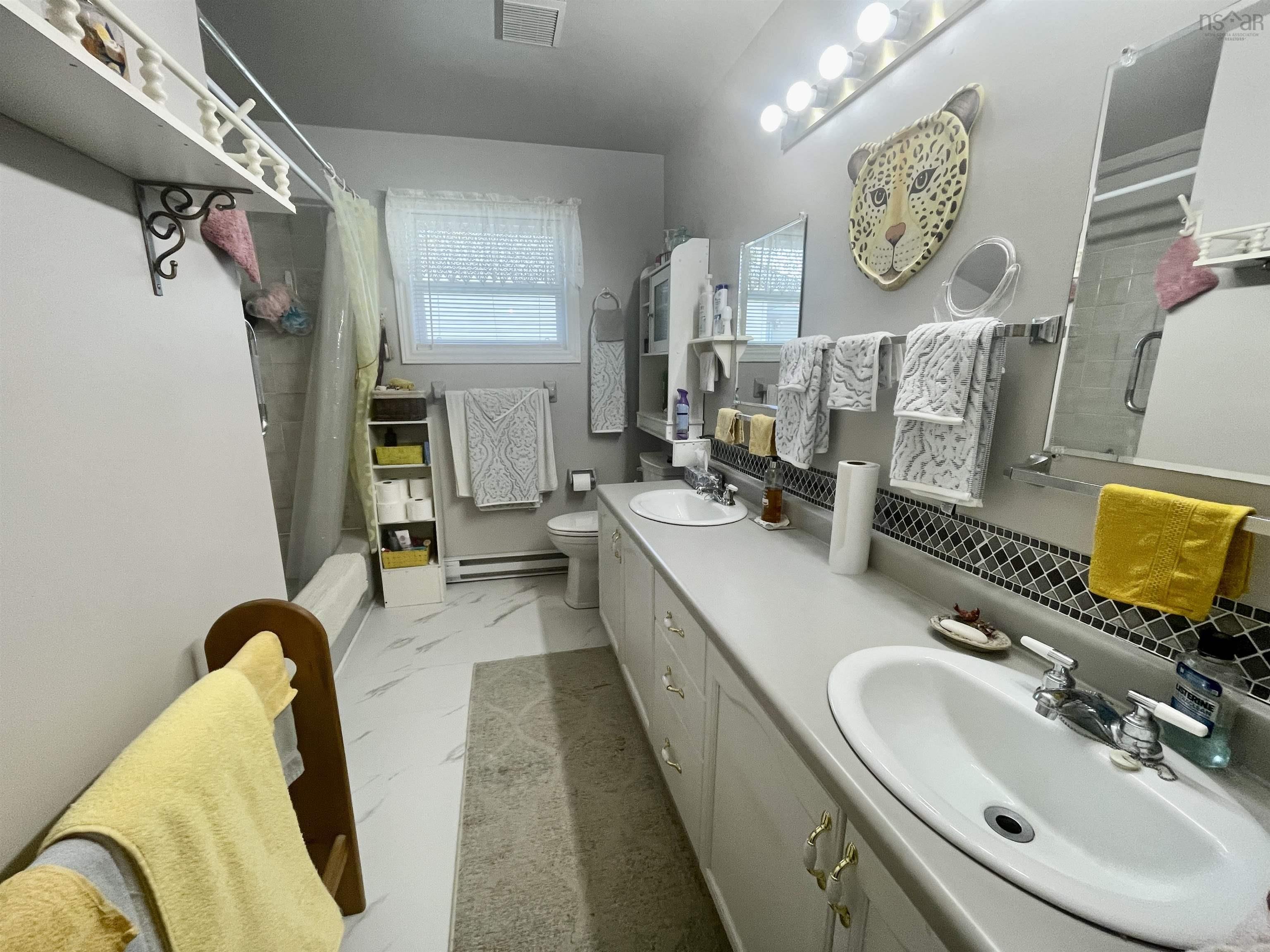 $699,900.00: 61 PORTLAND ESTATES BLVD WEST, Dartmouth