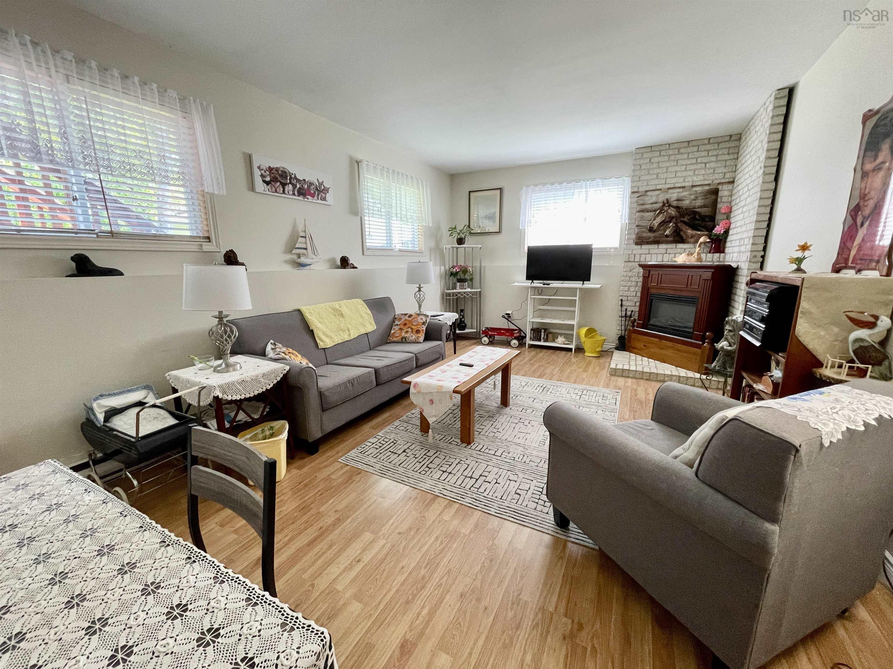 $699,900.00: 61 PORTLAND ESTATES BLVD WEST, Dartmouth