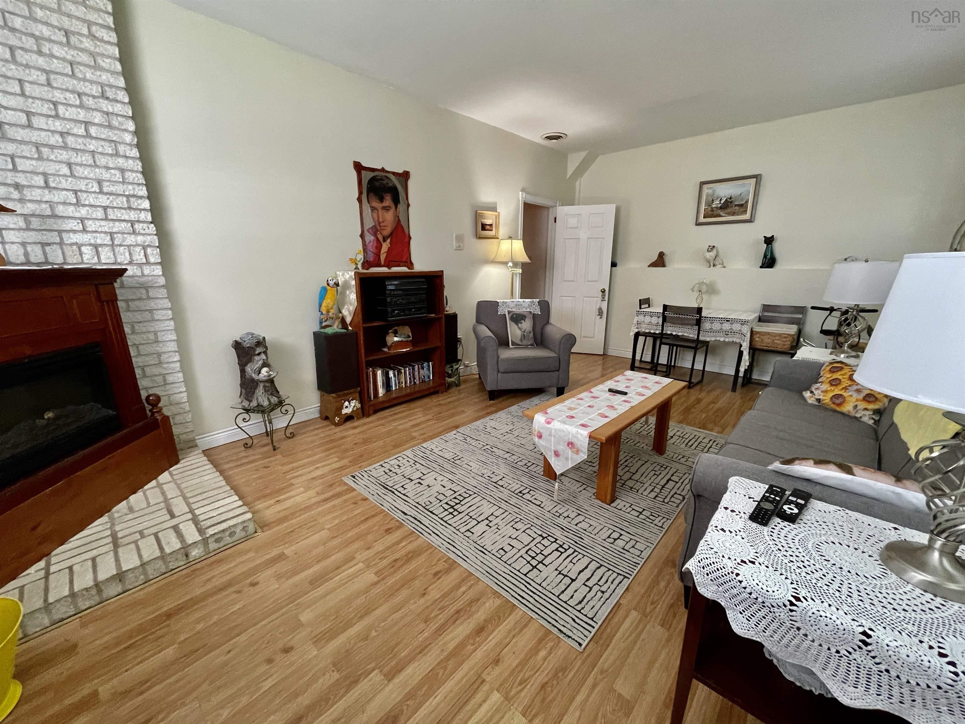 $699,900.00: 61 PORTLAND ESTATES BLVD WEST, Dartmouth