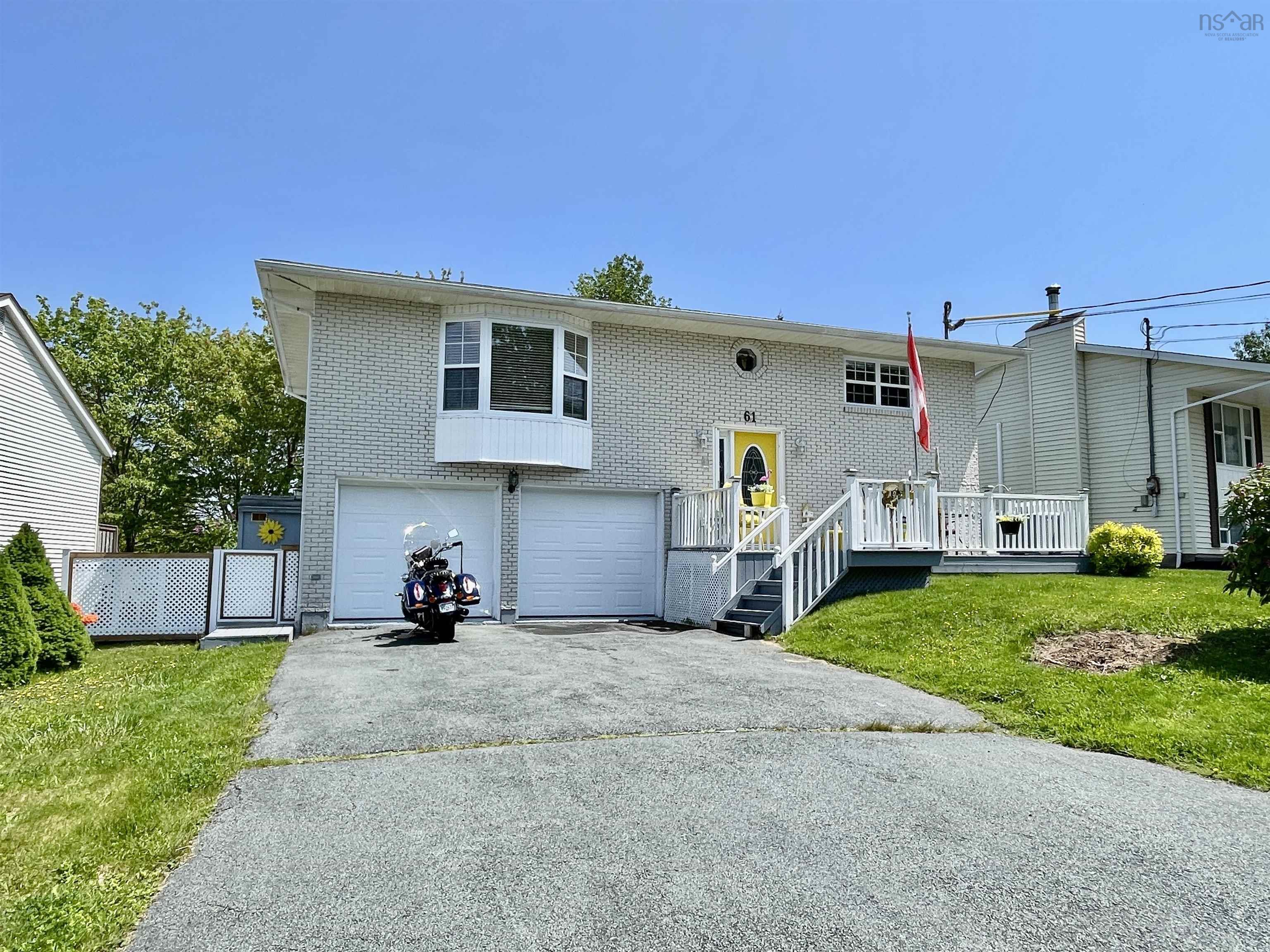$699,900.00: 61 PORTLAND ESTATES BLVD WEST, Dartmouth