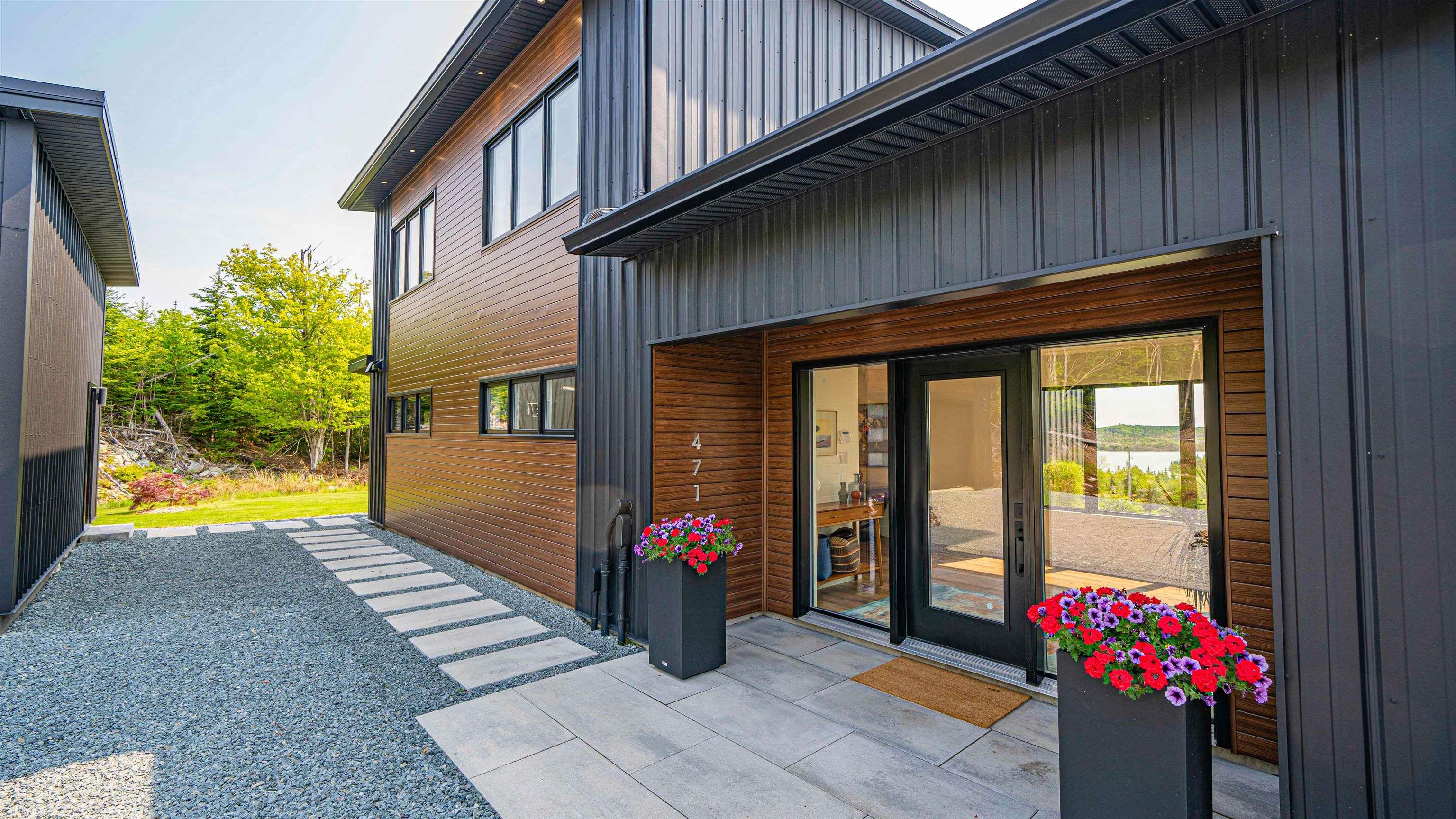 $1,199,999.00: 471 West Porters Lake Road, Porters Lake