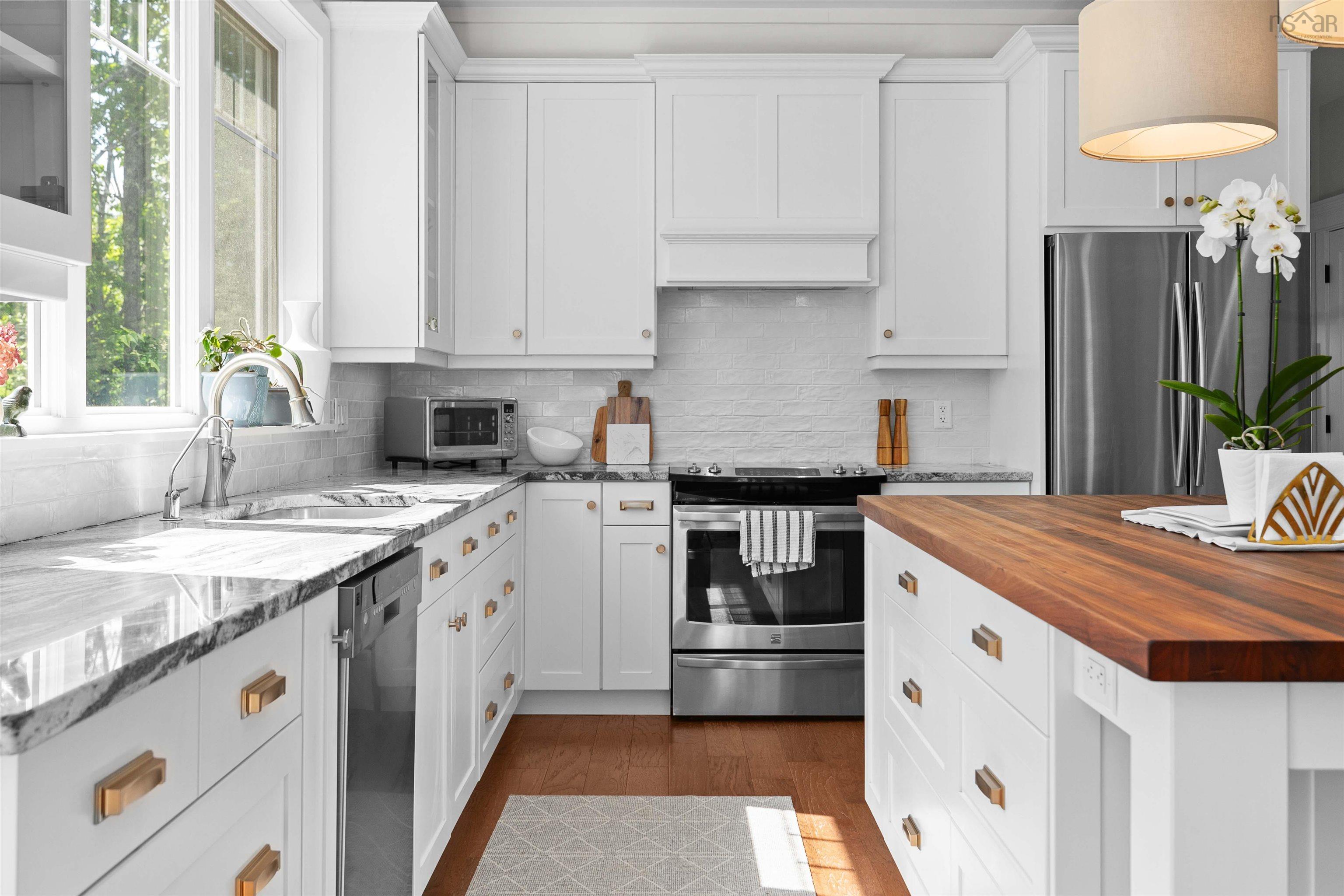 $1,275,000.00: 25 Meadowvale Lane, Oakfield