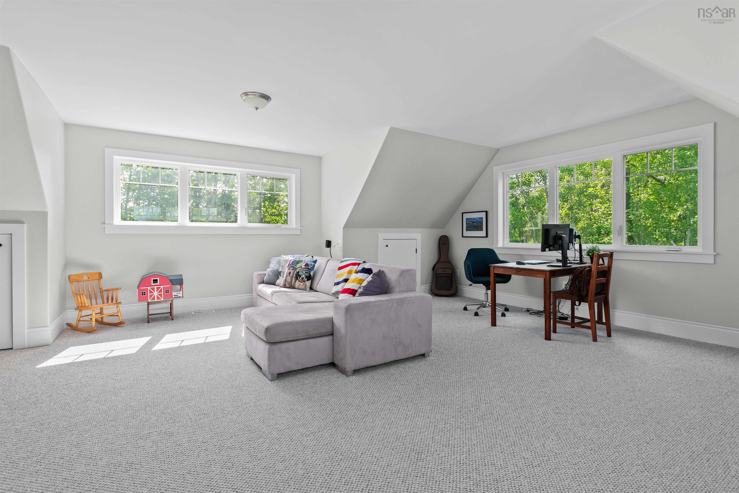 $1,275,000.00: 25 Meadowvale Lane, Oakfield