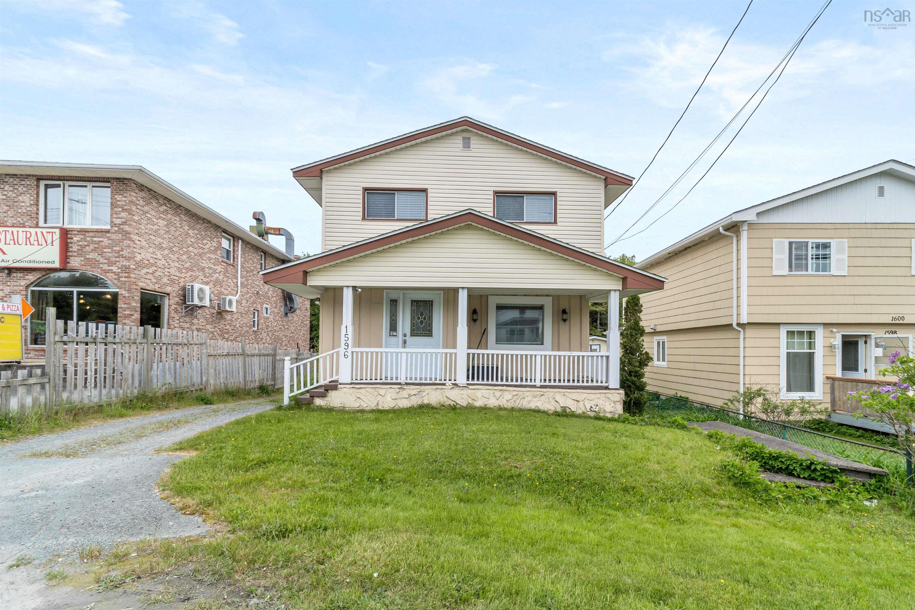 $399,900.00: 1596 St. Margaret