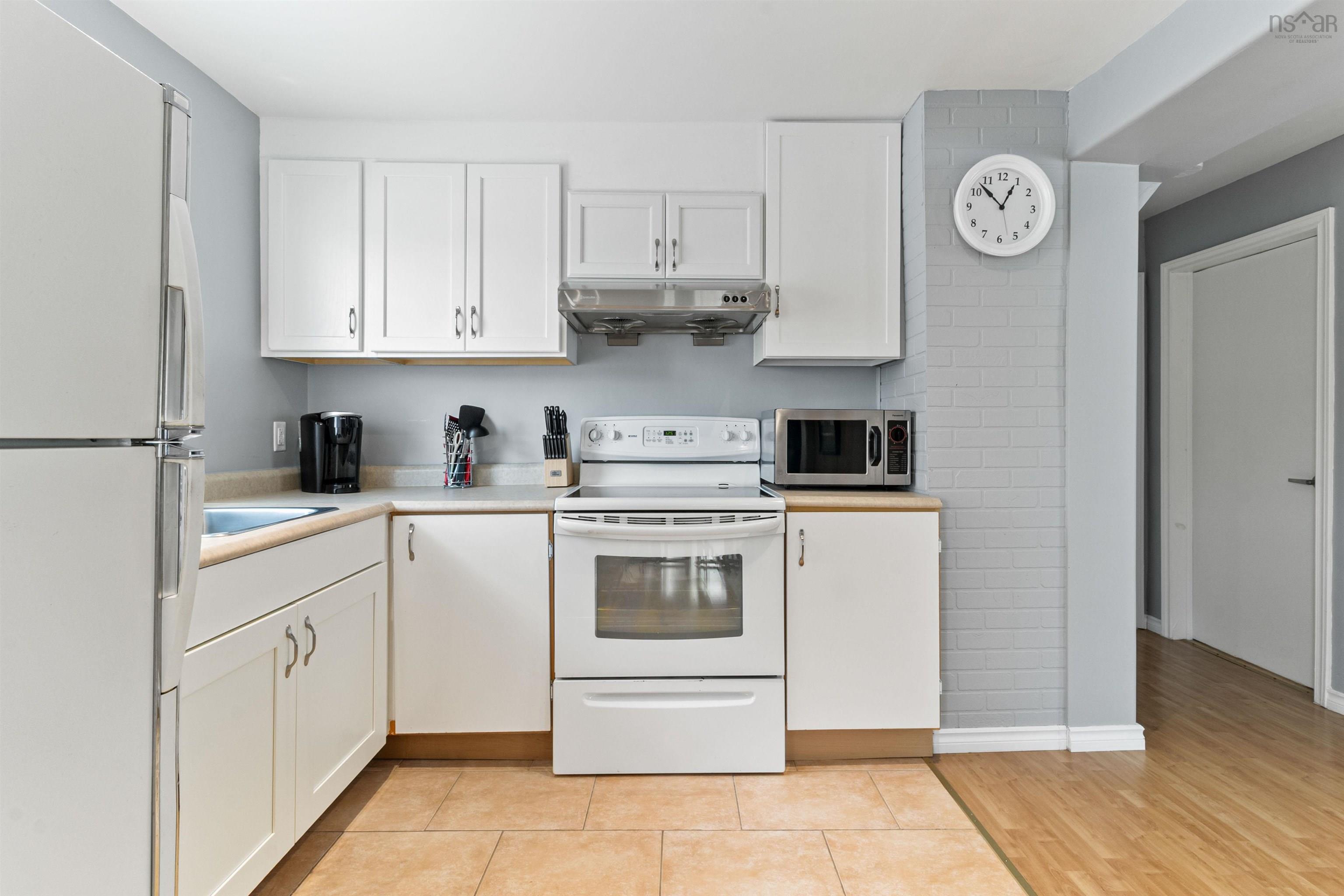 $399,900.00: 1596 St. Margaret