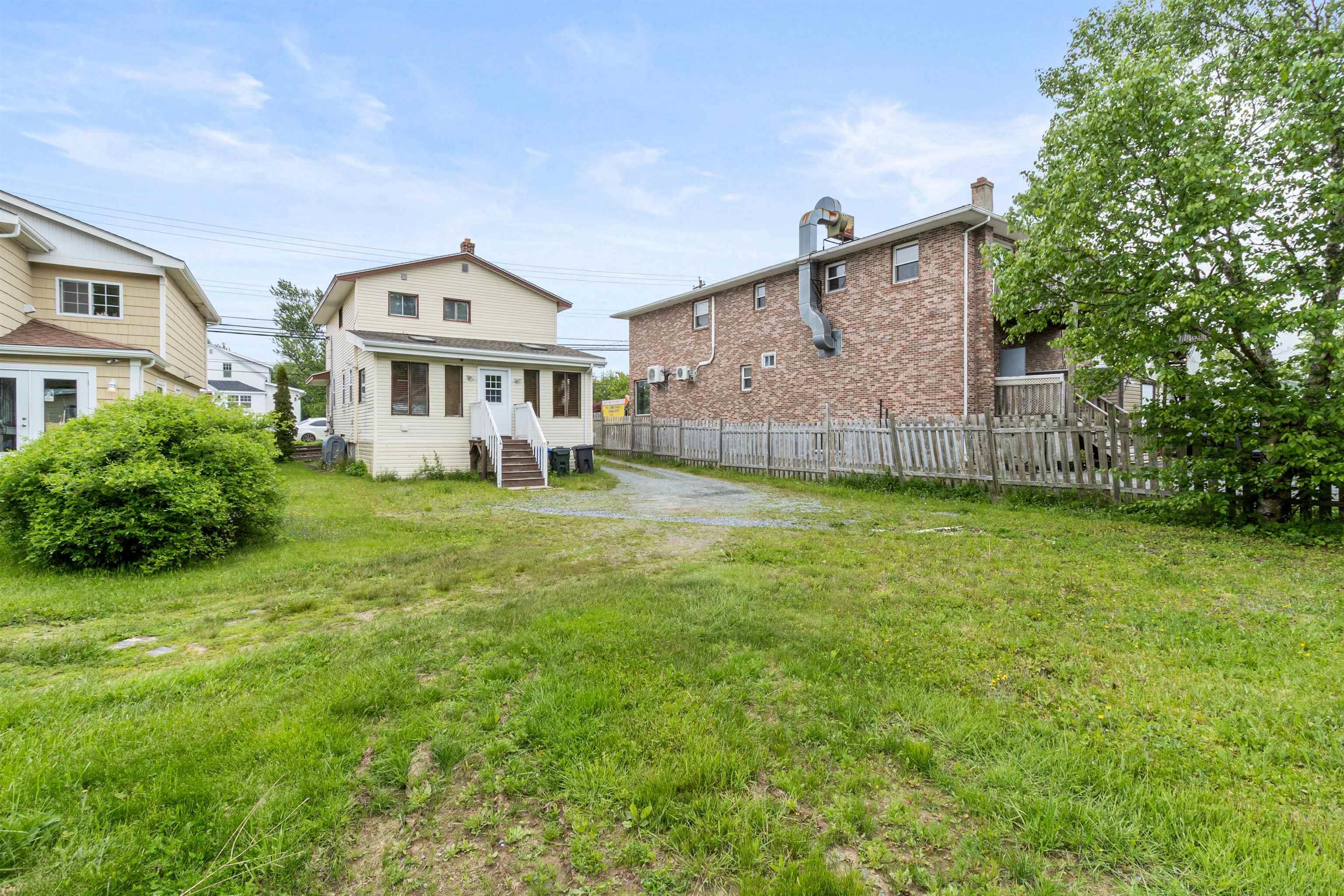 $399,900.00: 1596 St. Margaret