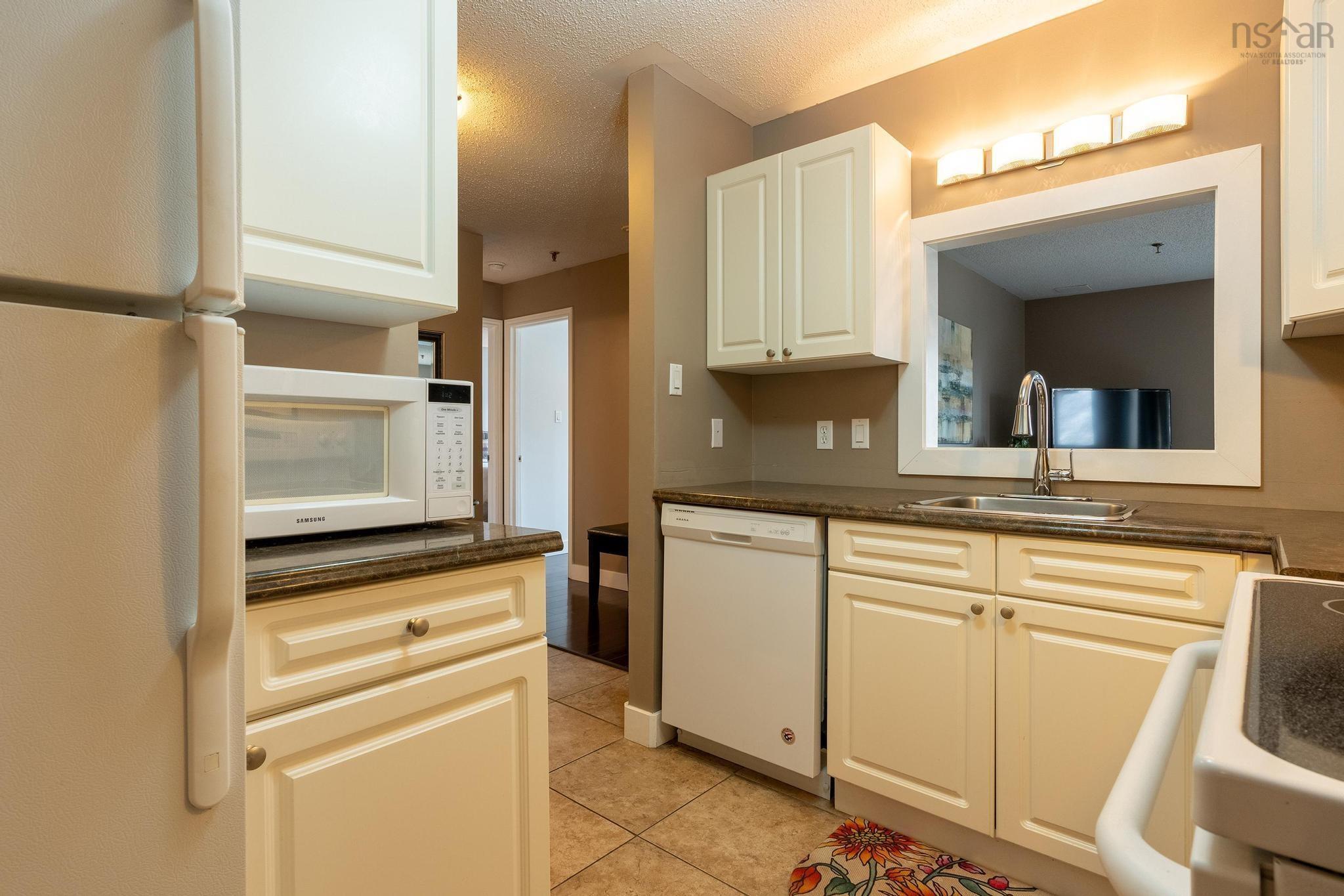 $369,900.00: 207 110 Farnham Gate Road, Halifax