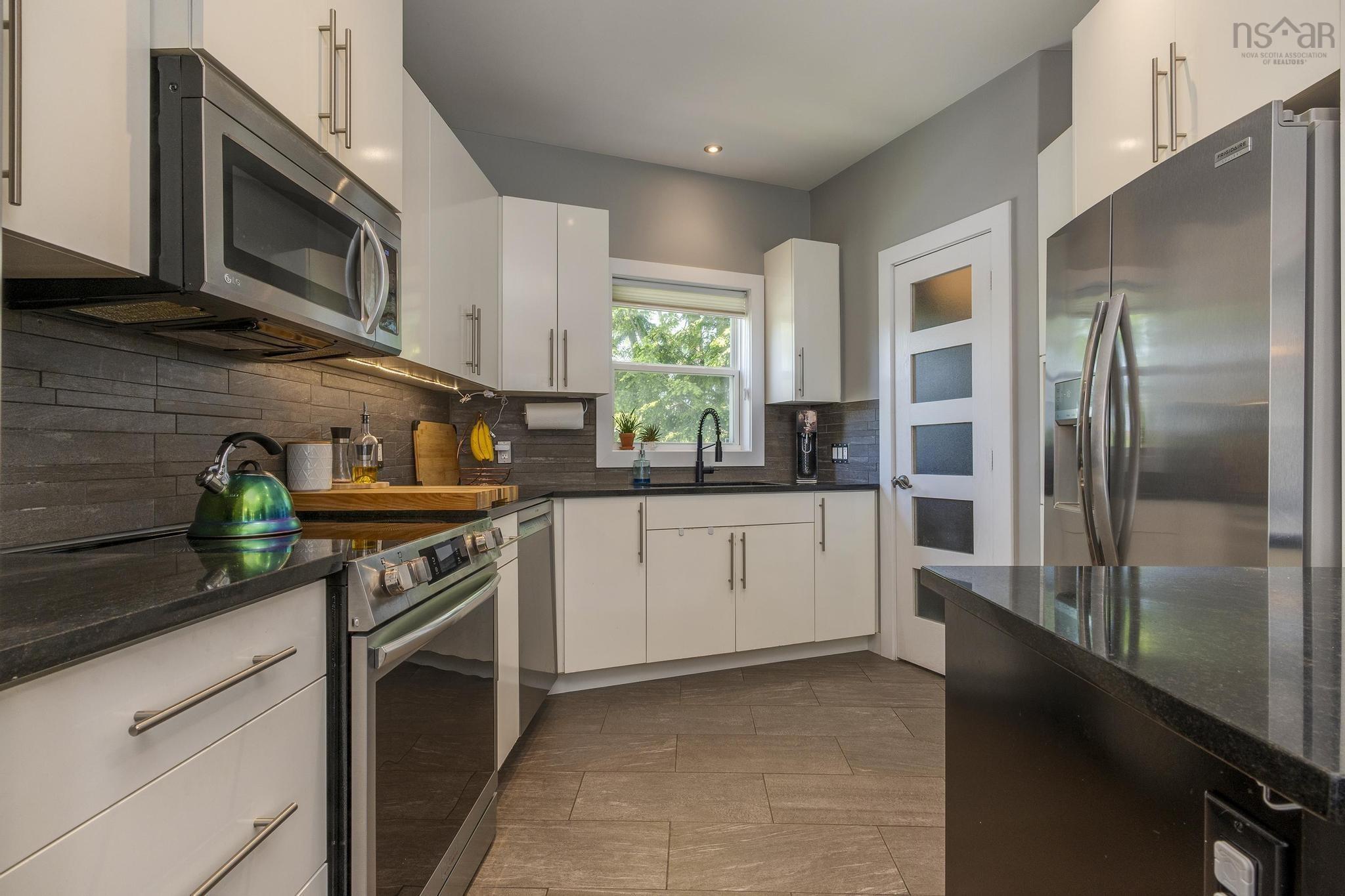 $575,000.00: 8 Four Mile Lane, Halifax
