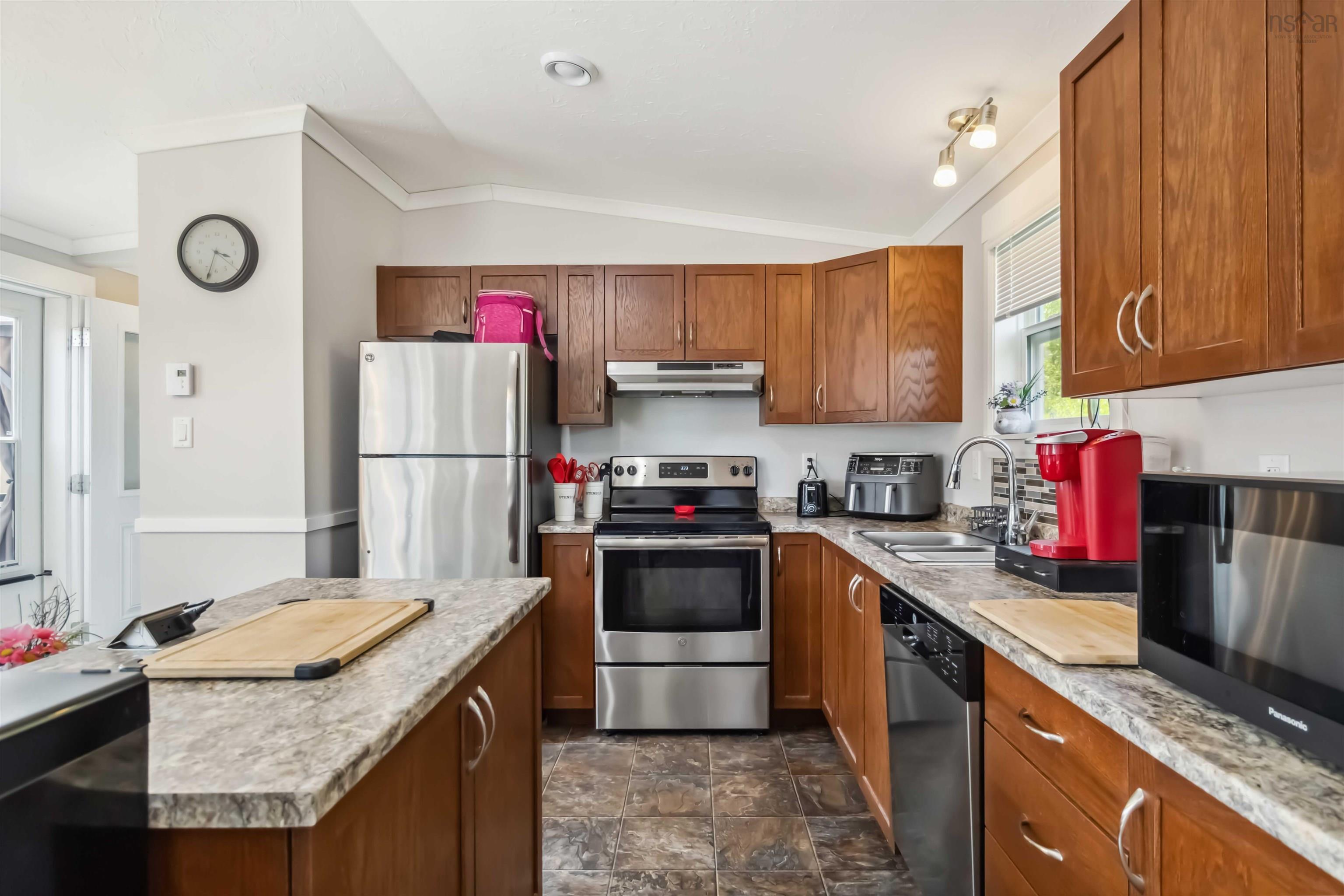 $299,000.00: 31 Breeze Circle, Simms Settlement