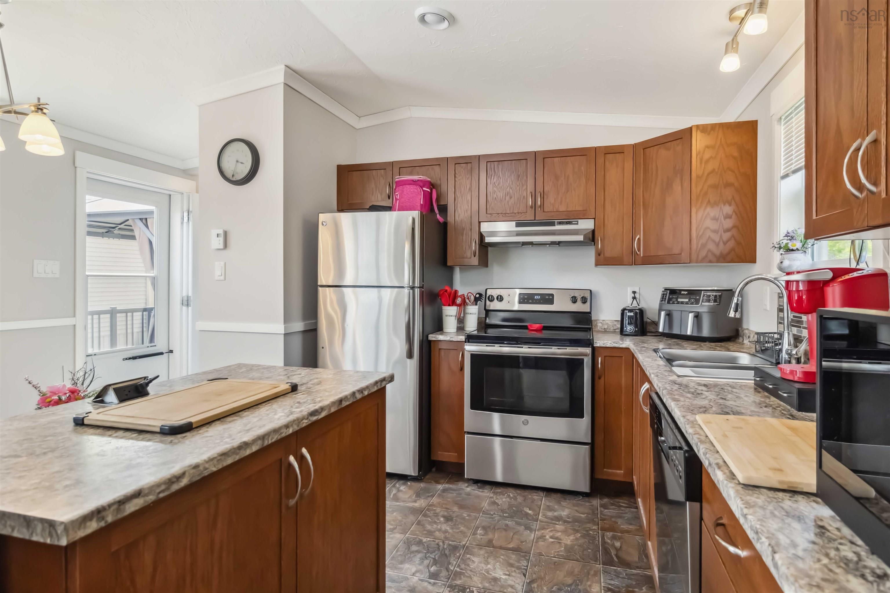$299,000.00: 31 Breeze Circle, Simms Settlement