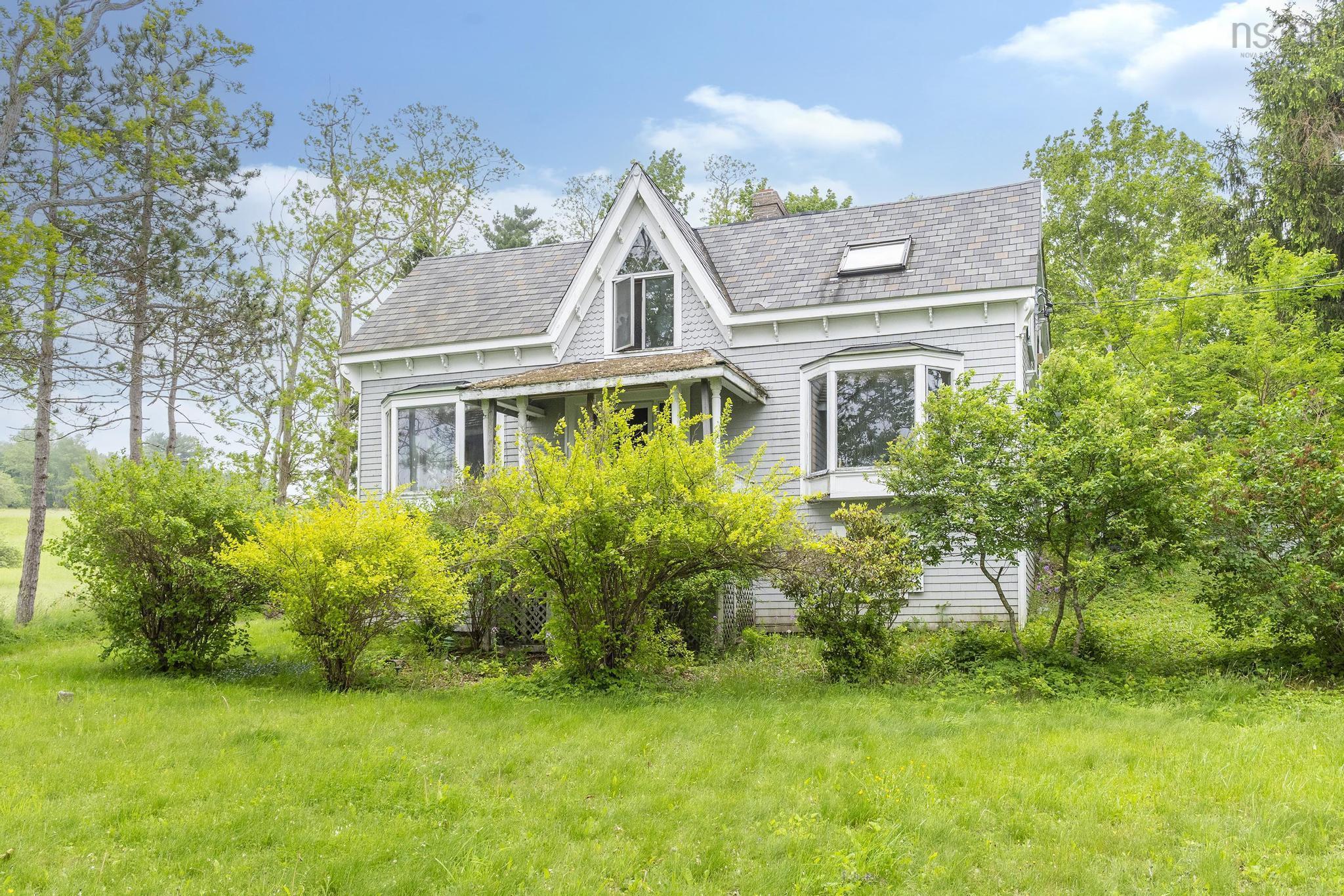 $559,900.00: 836 Main Street, Mahone Bay