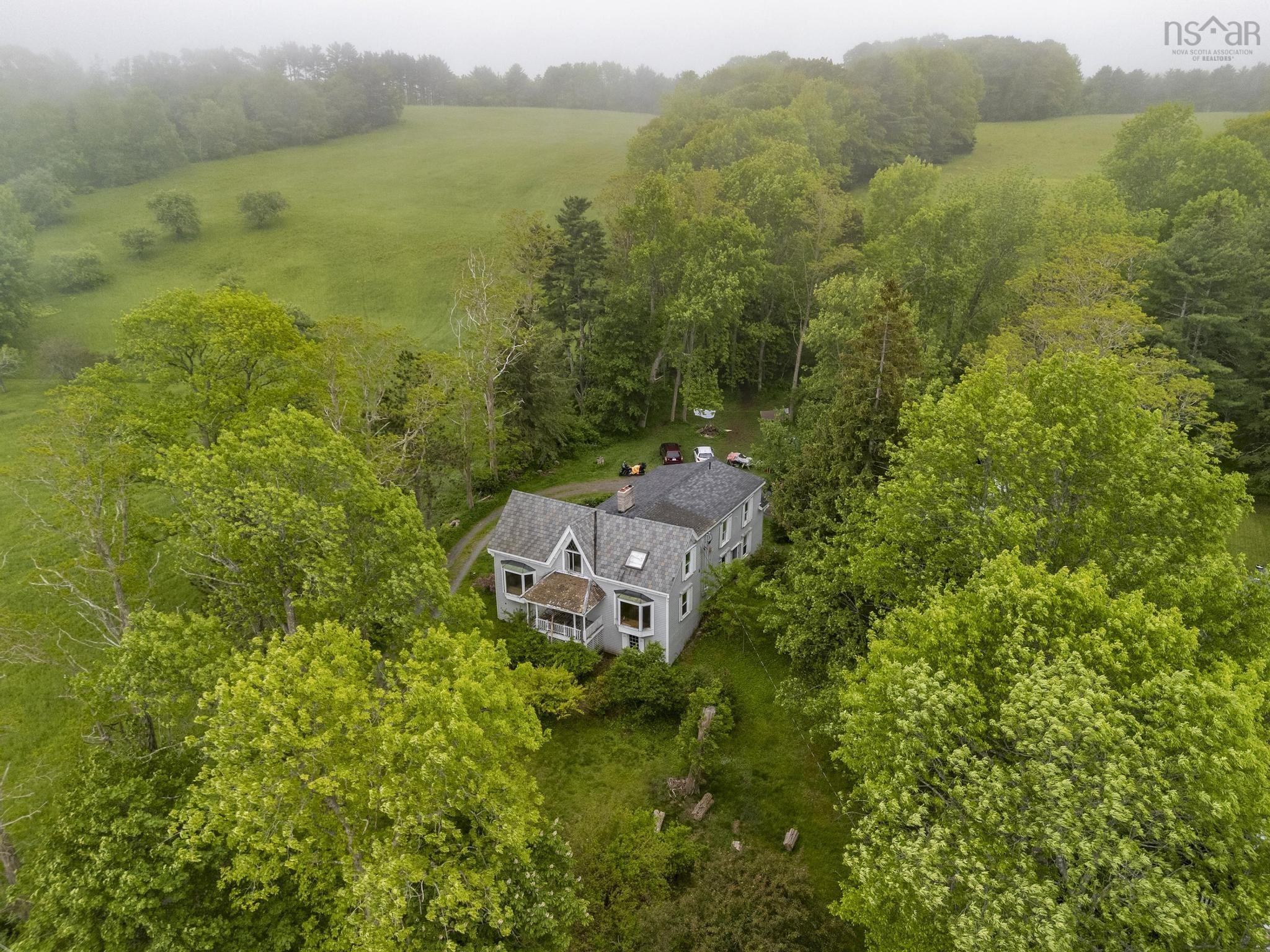 $559,900.00: 836 Main Street, Mahone Bay