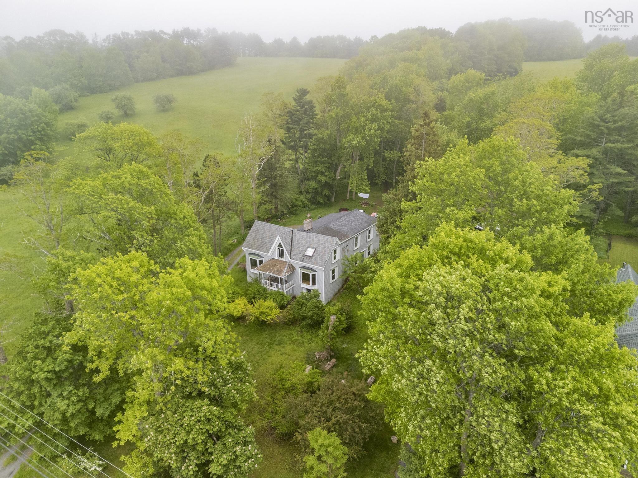 $559,900.00: 836 Main Street, Mahone Bay