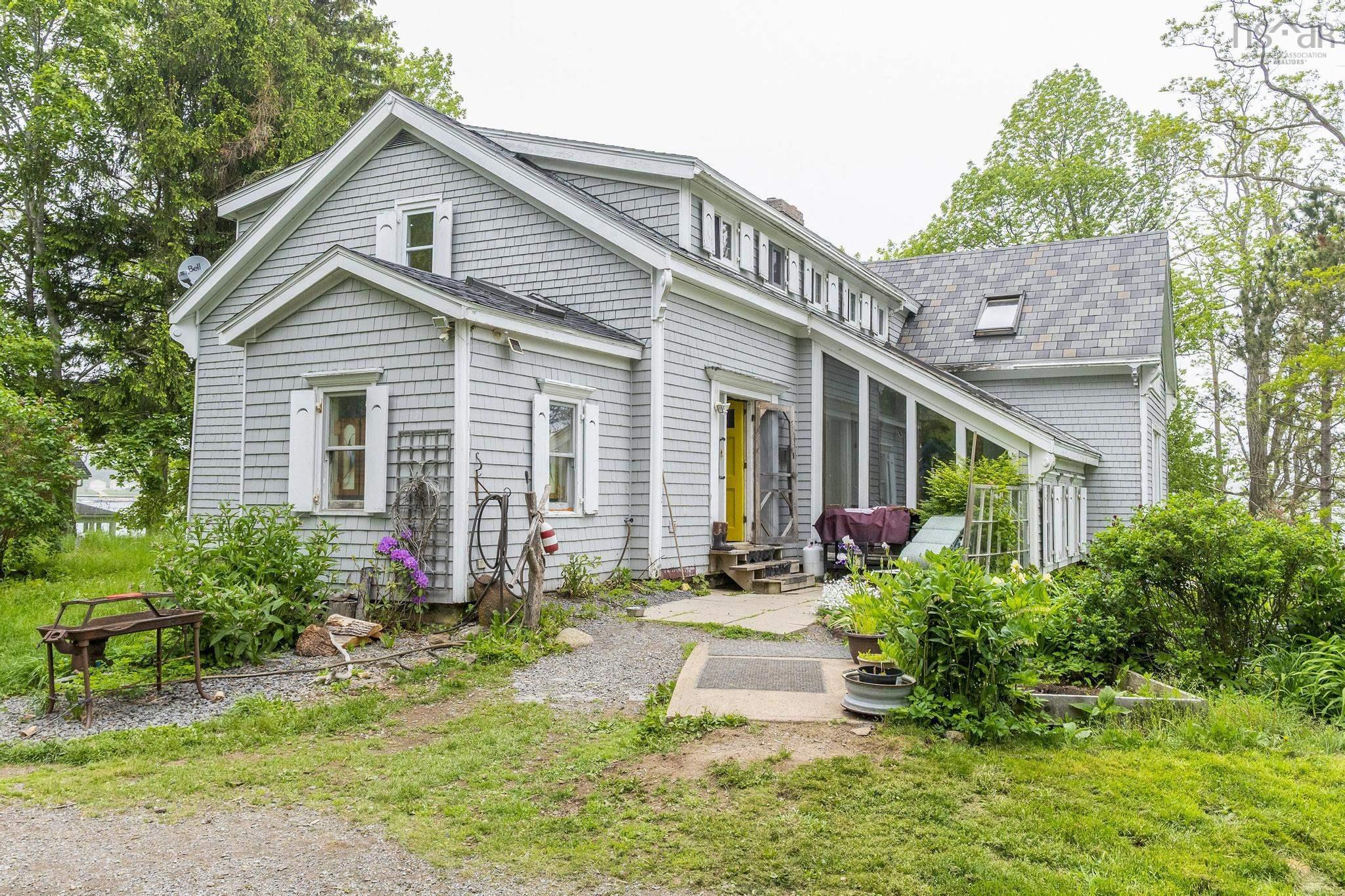 $559,900.00: 836 Main Street, Mahone Bay