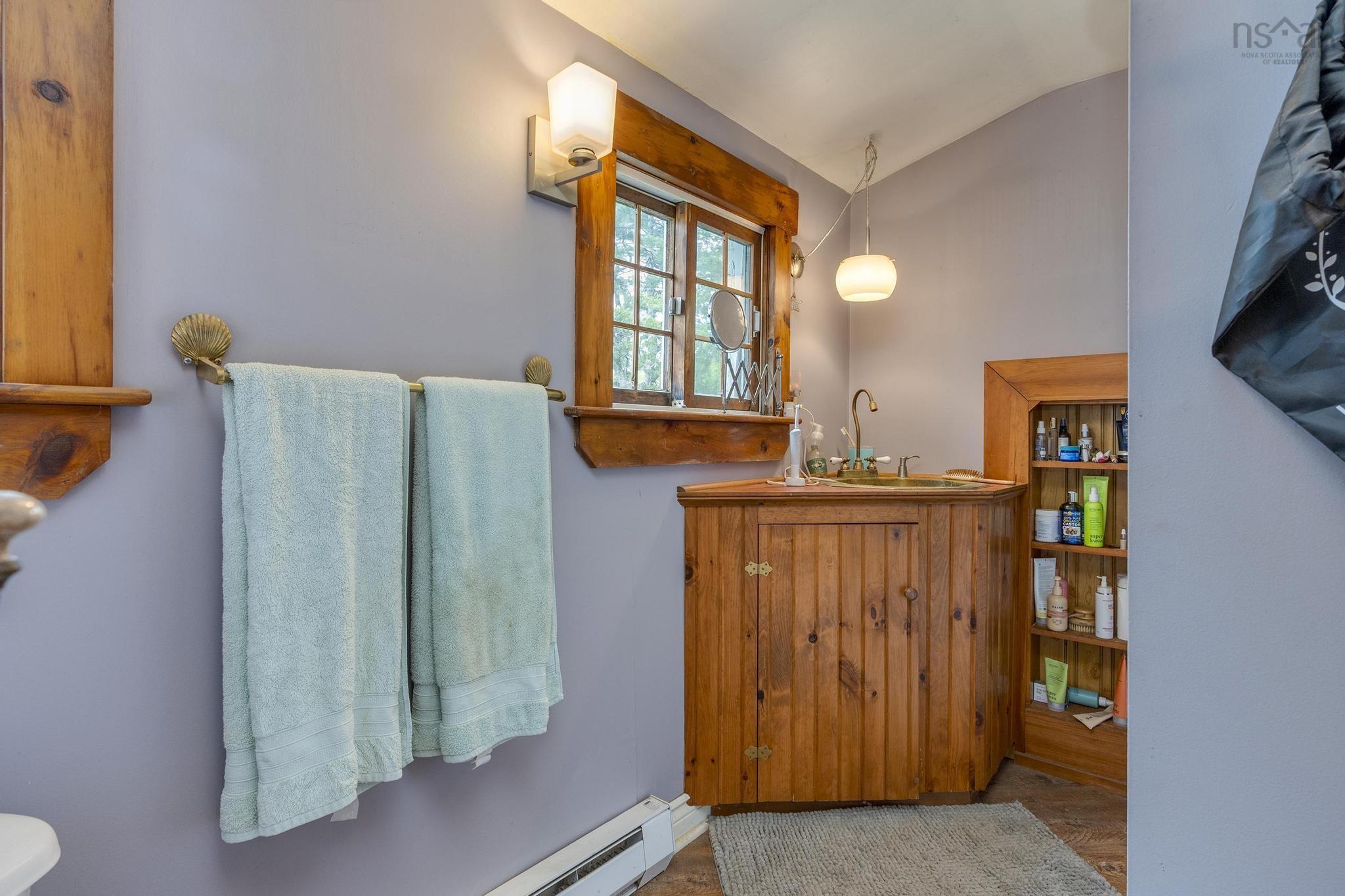 $559,900.00: 836 Main Street, Mahone Bay