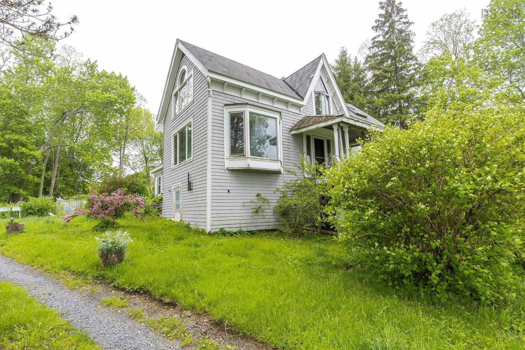 $559,900.00: 836 Main Street, Mahone Bay