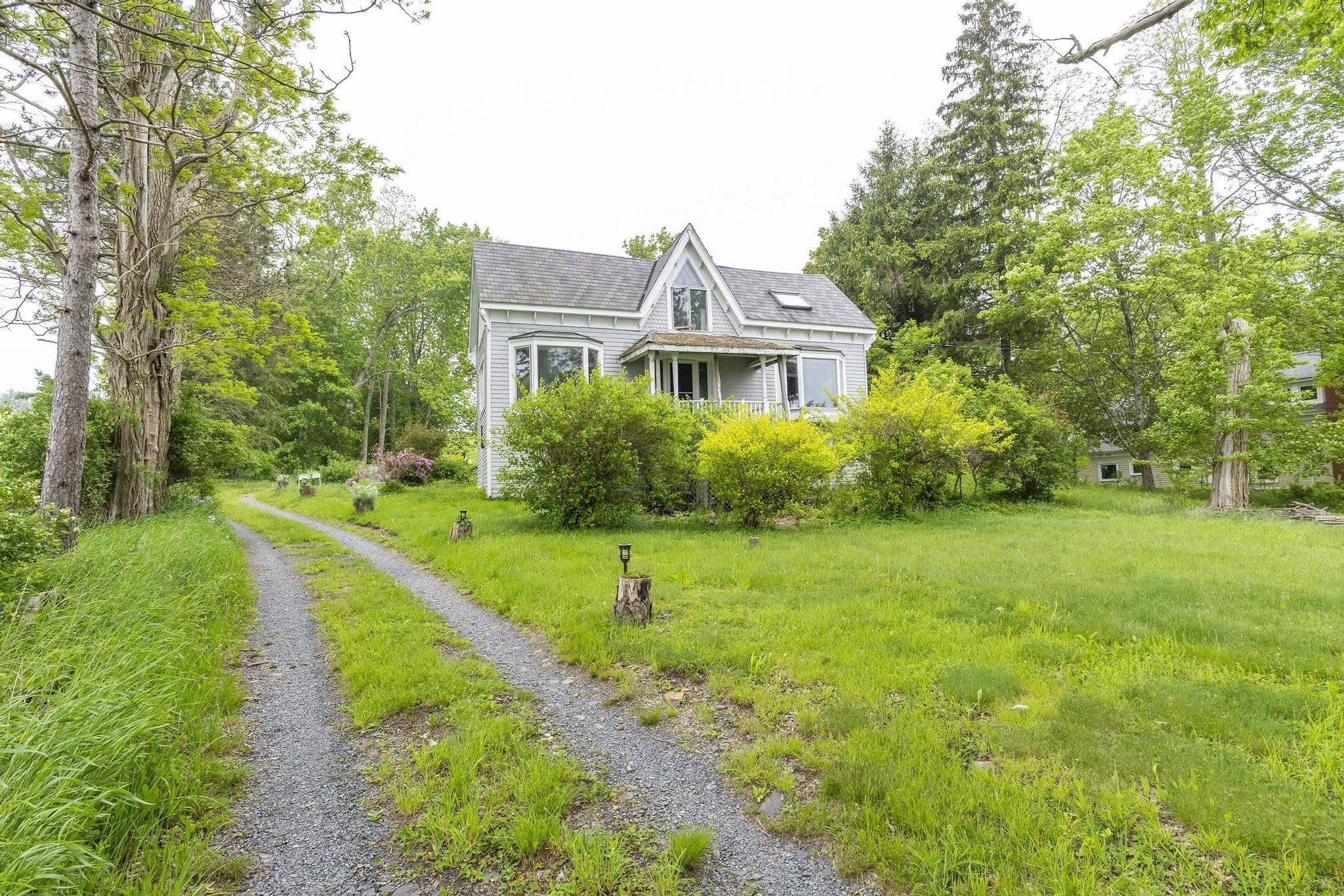 $559,900.00: 836 Main Street, Mahone Bay