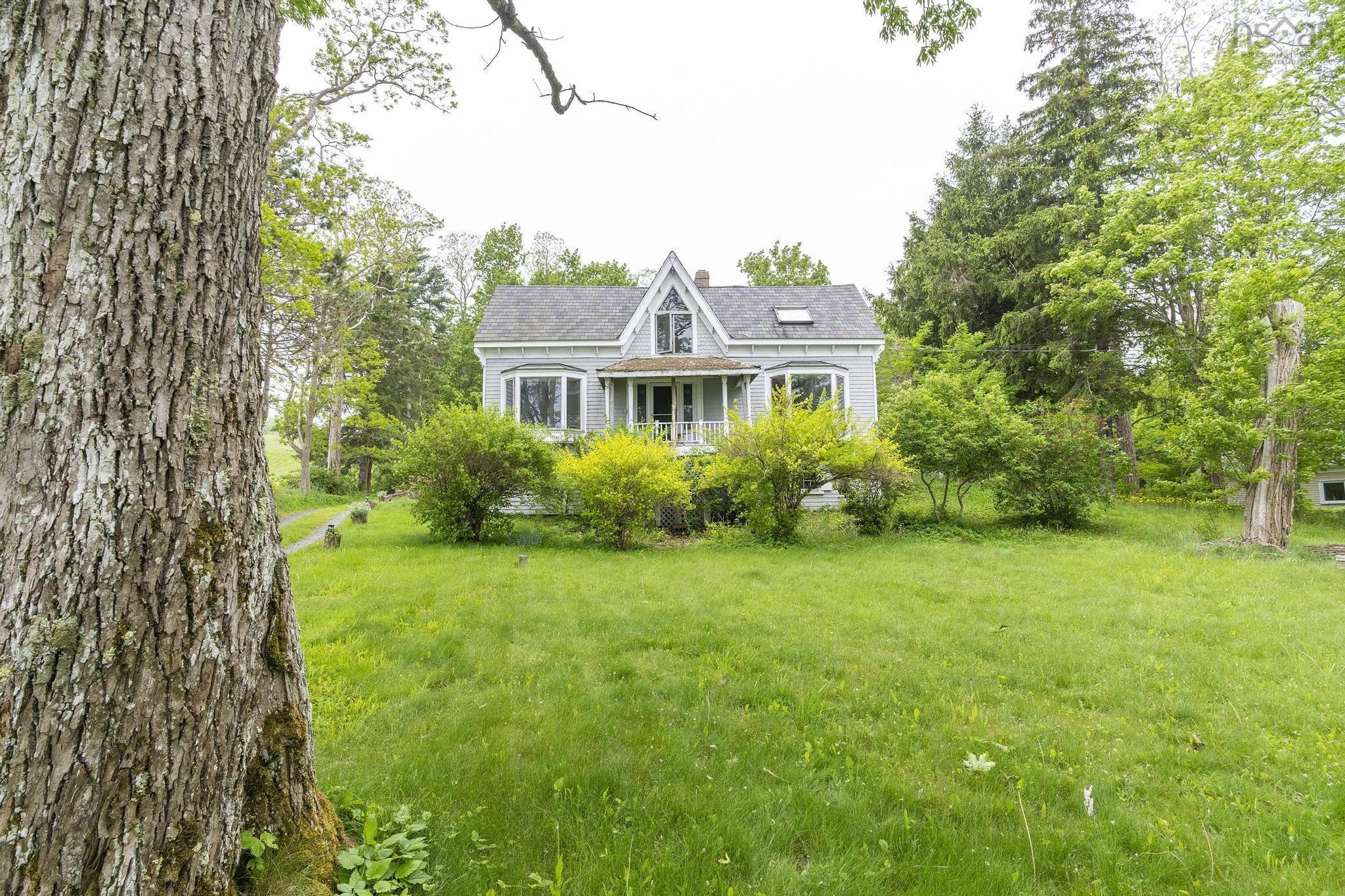 $559,900.00: 836 Main Street, Mahone Bay