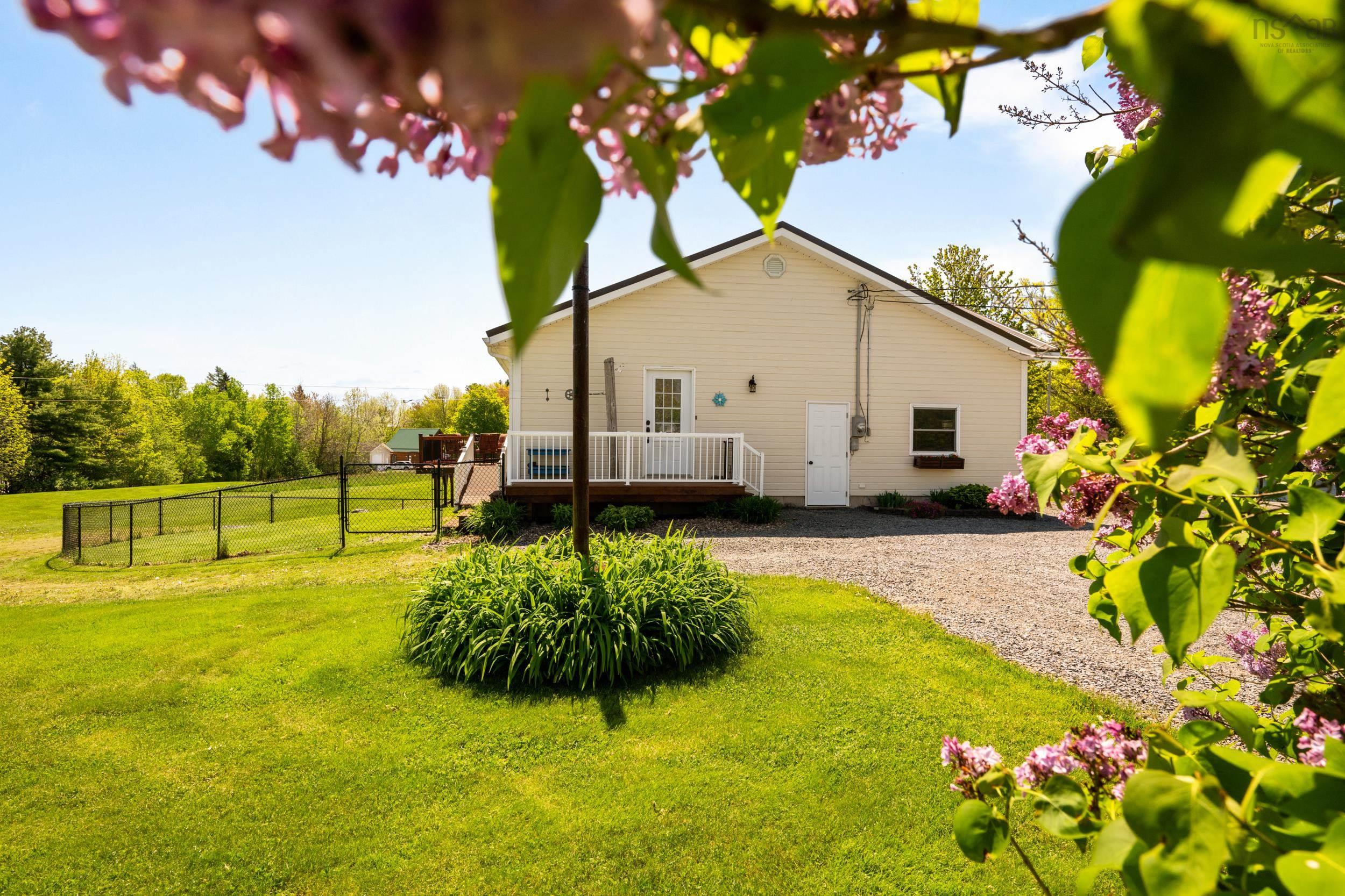 $839,000.00: 102 Harold Silver Road, Lower Northfield