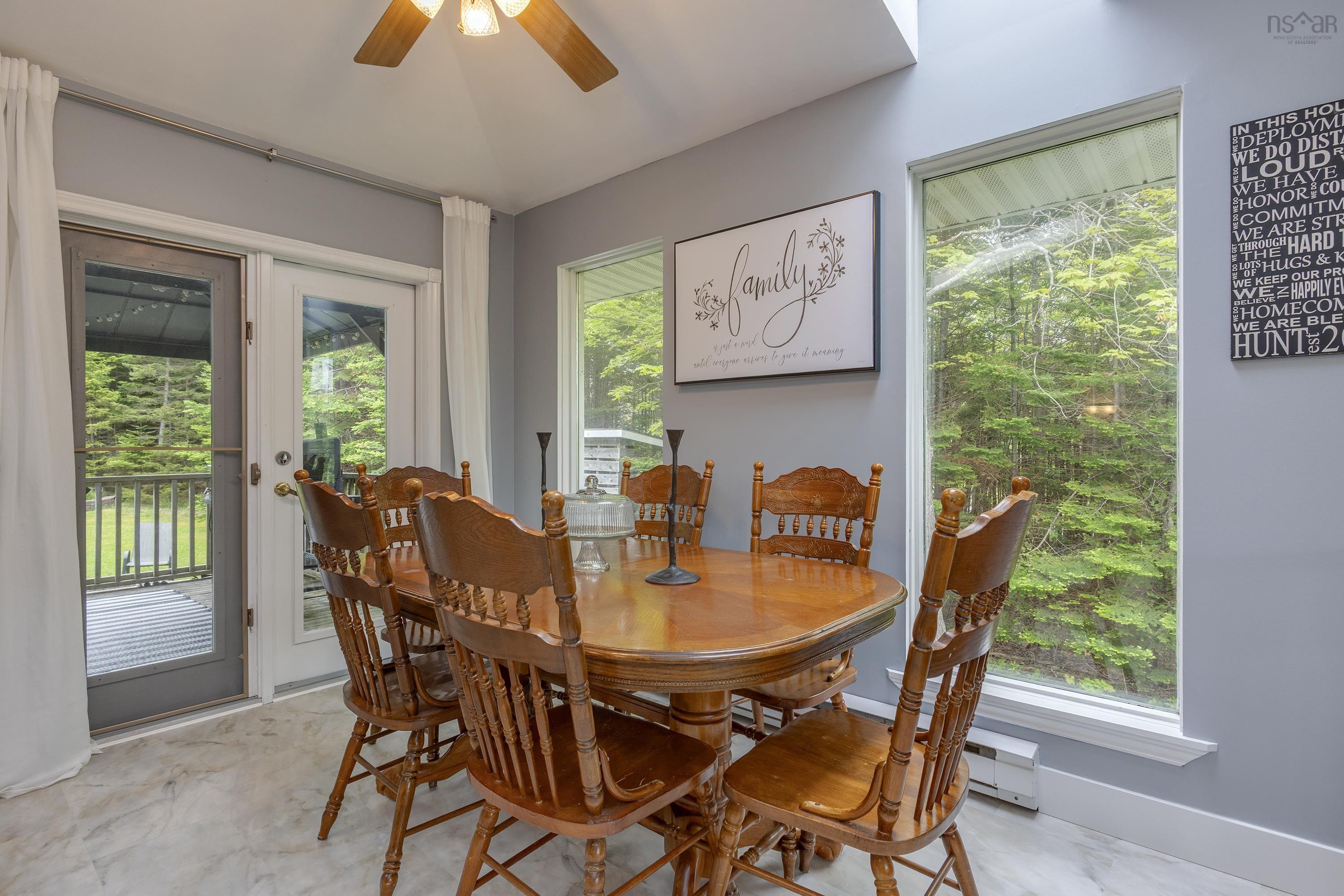 $549,900.00: 185 Bayview Drive, Whites Lake