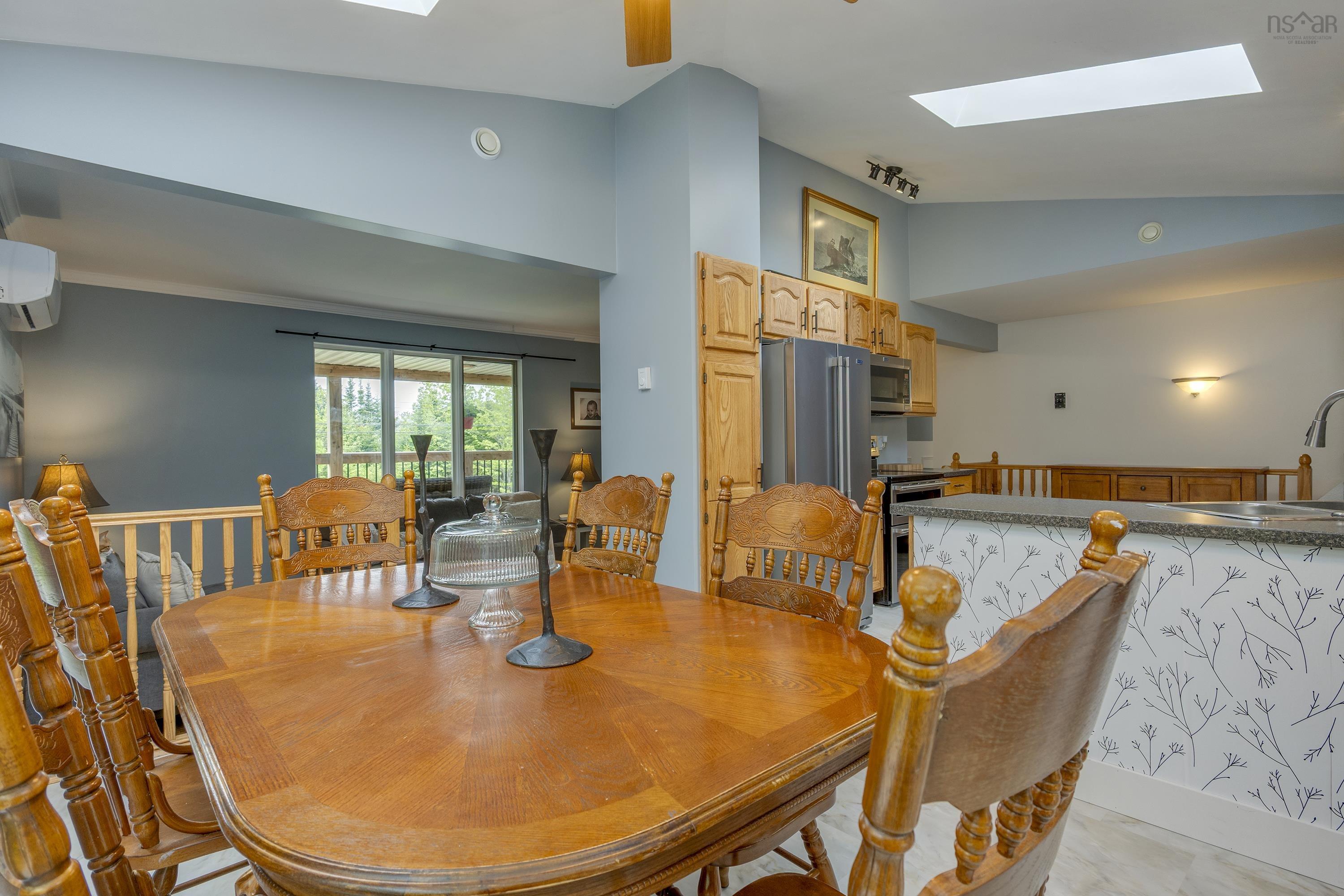 $549,900.00: 185 Bayview Drive, Whites Lake