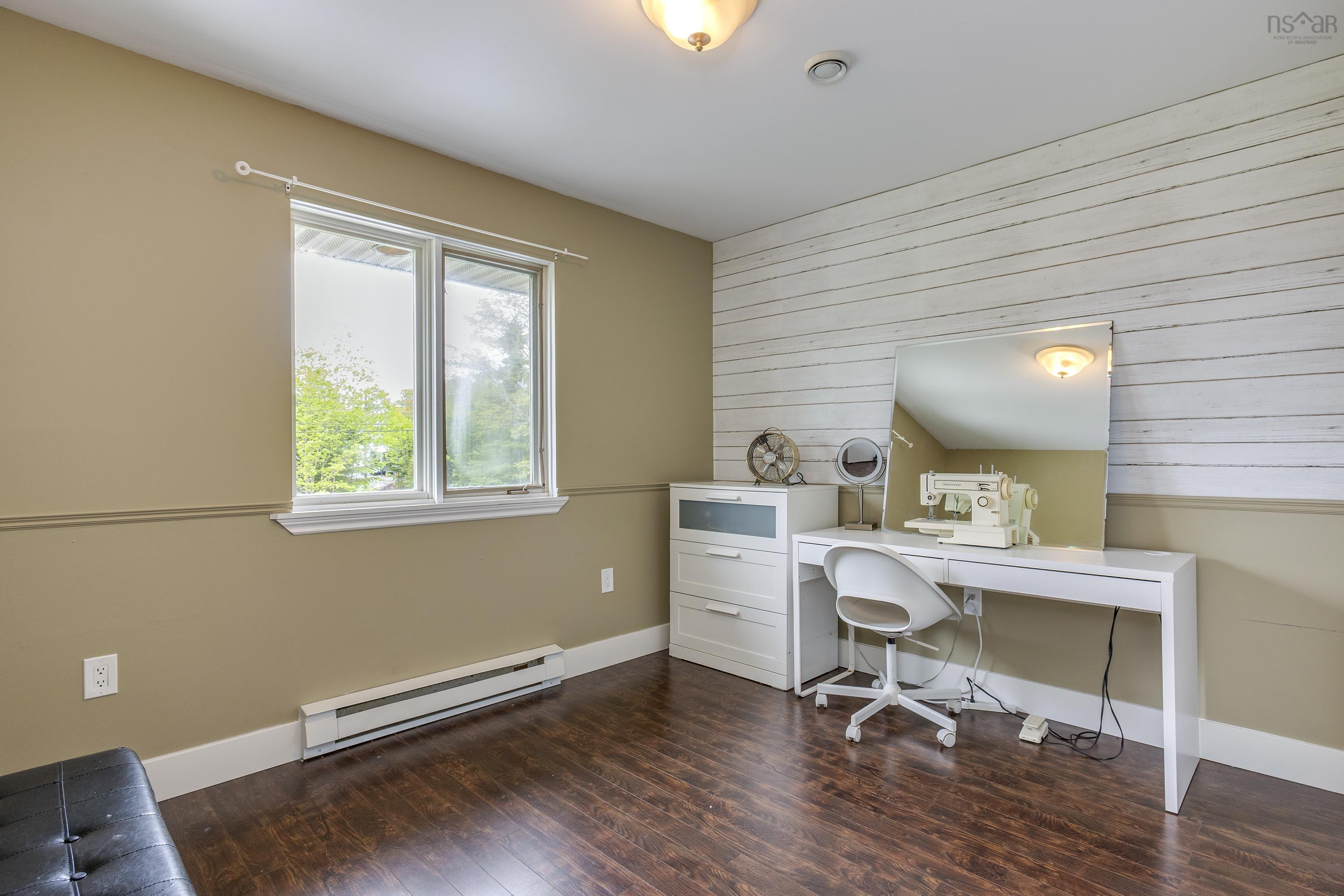 $549,900.00: 185 Bayview Drive, Whites Lake