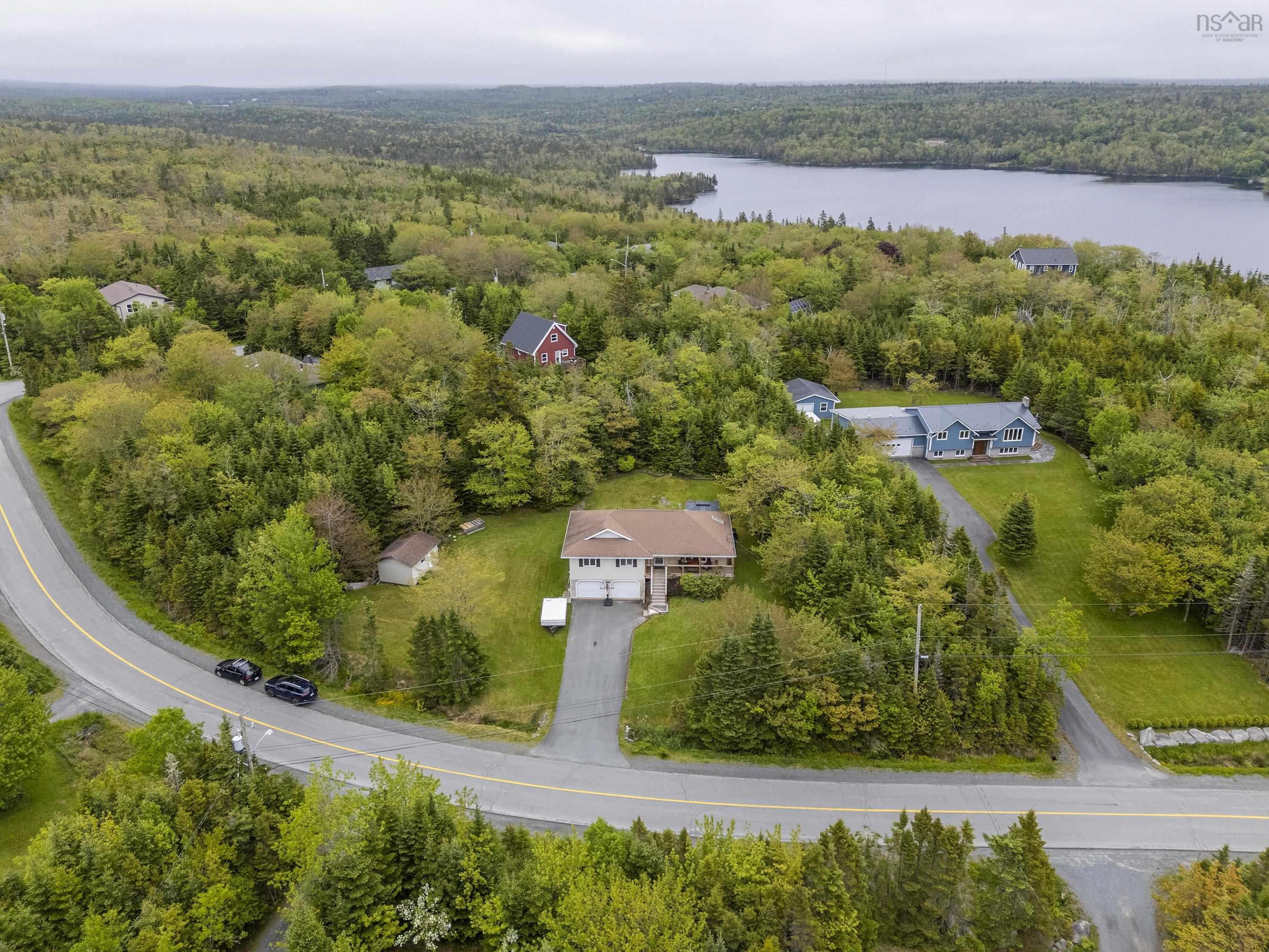 $549,900.00: 185 Bayview Drive, Whites Lake