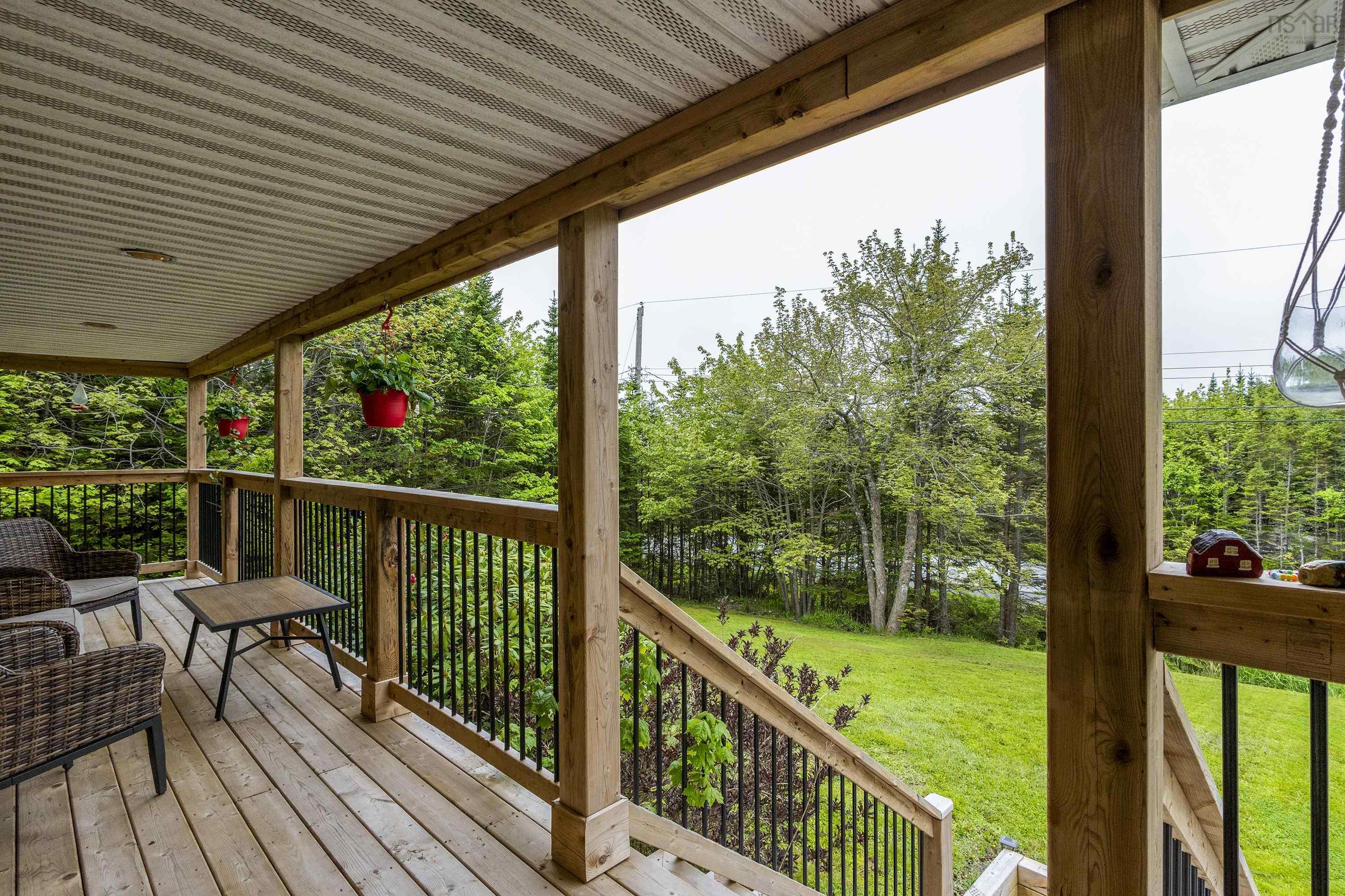 $549,900.00: 185 Bayview Drive, Whites Lake