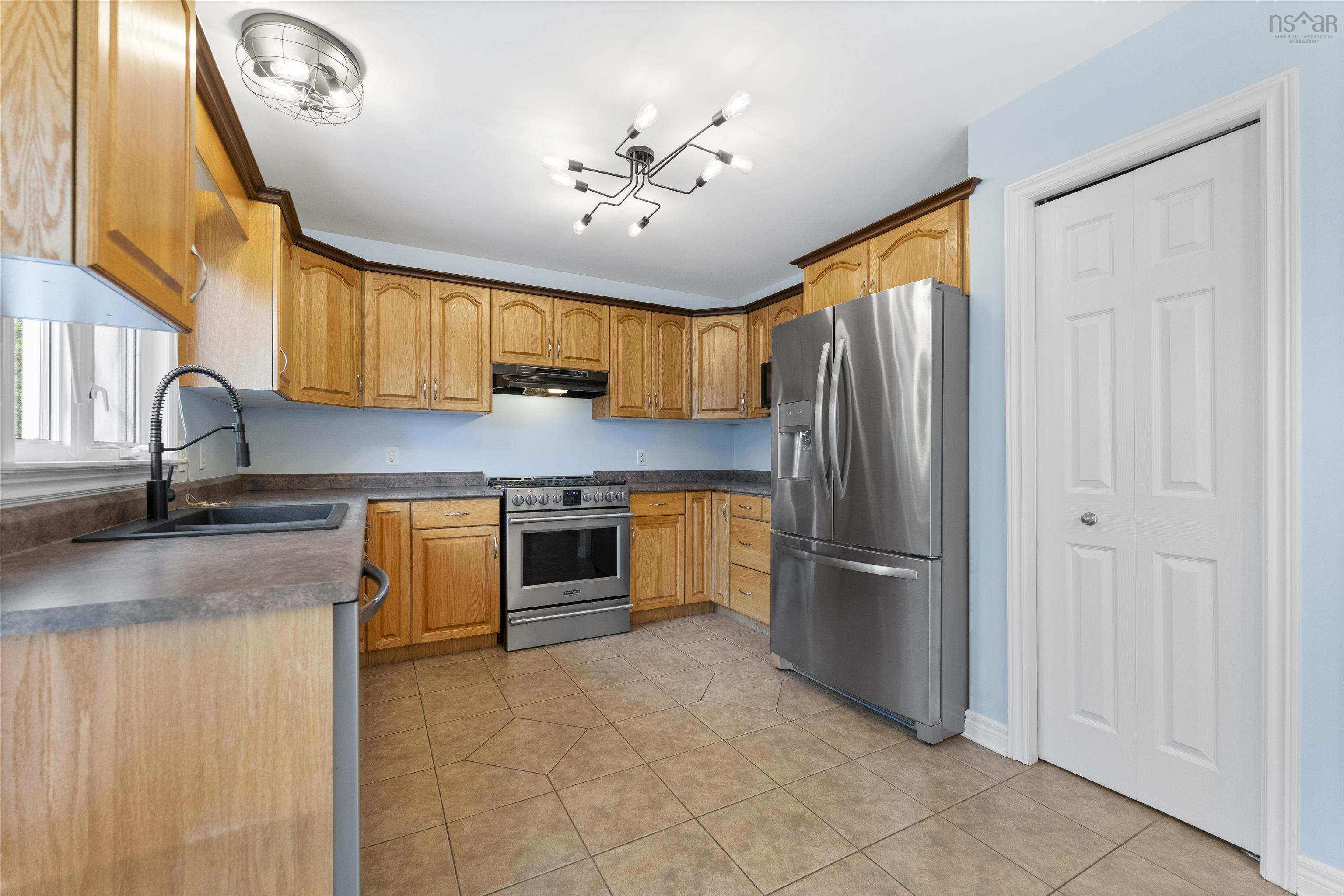 $499,900.00: 662 Caldwell Road, Dartmouth