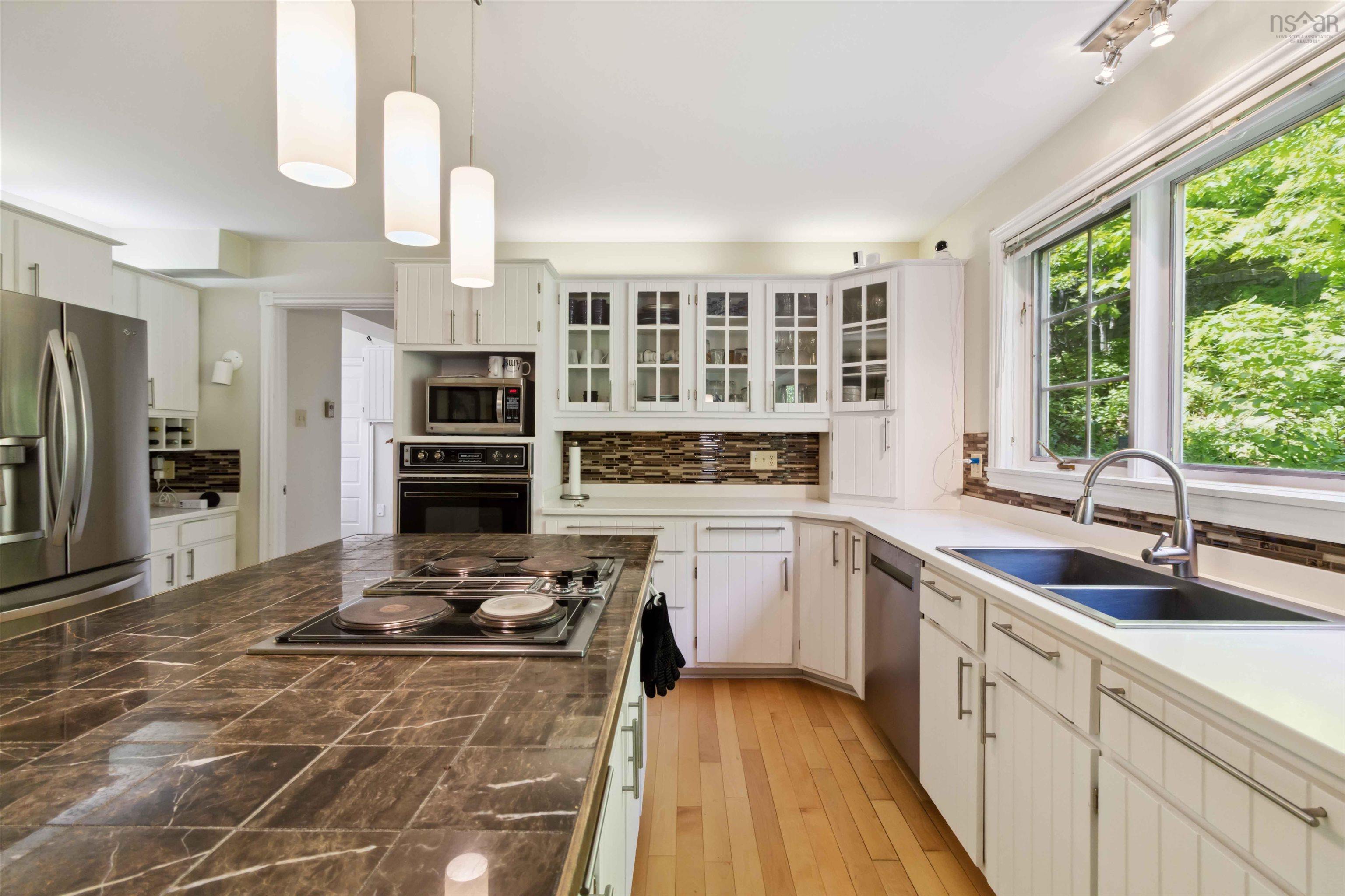 $925,000.00: 8 Litchfield Crescent, Halifax