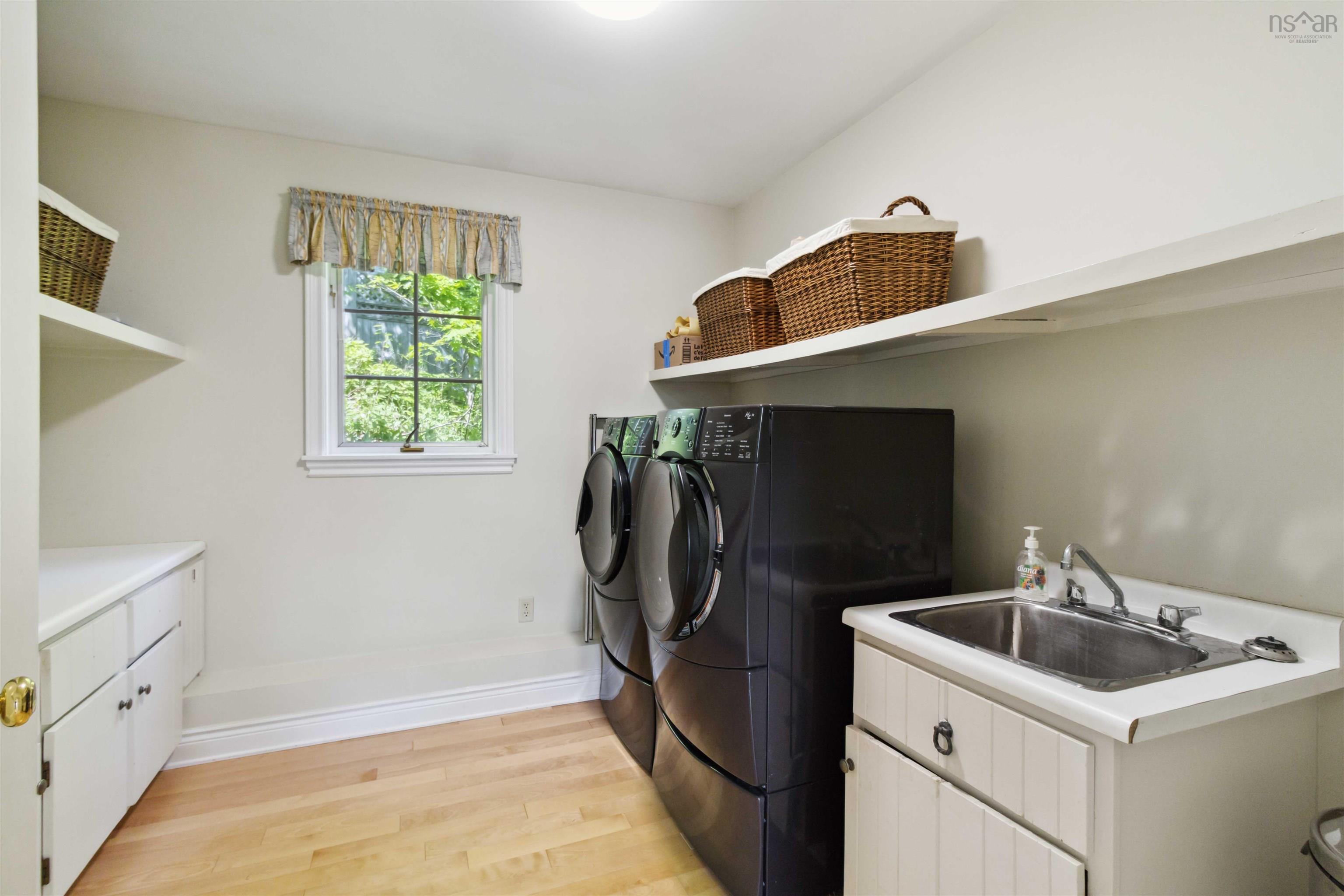 $925,000.00: 8 Litchfield Crescent, Halifax